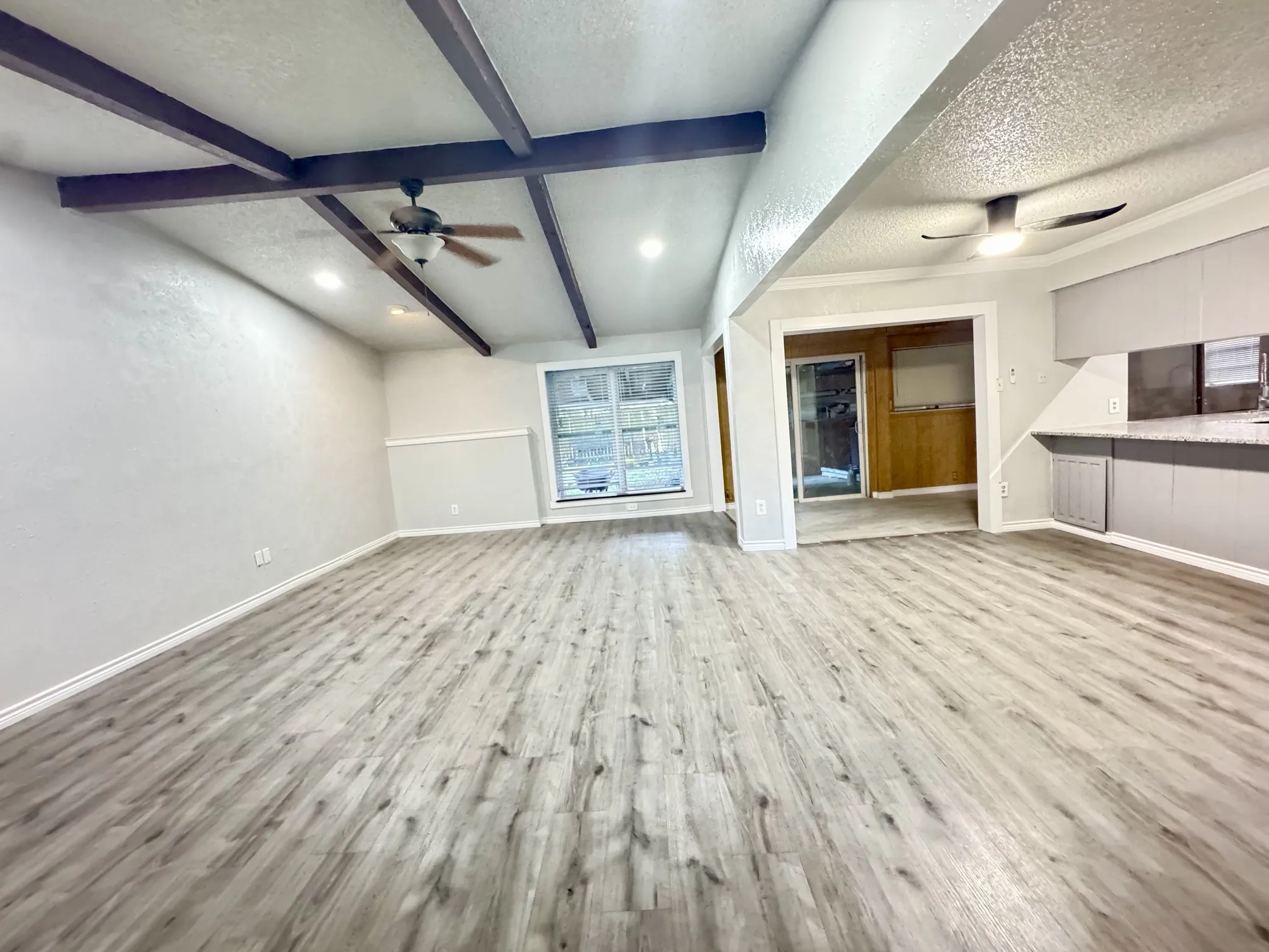 Single Family Residence For Sale in Tarrant County , 1020 Judy Lynn Drive, Arlington, Texas 76014, 4 Bedroom, 2 Bathroom, Garage spaces, 1,869 Sqft, built in 1978, mls#21362126, Real Estate Agent in Arlington, Homes For Sale in Tarrant county, Homes For Sale in Arlington, Realtor in Arlington Texas, Real Estate Brokerage Independent Realty Texas, Luminita Cordes Realtor