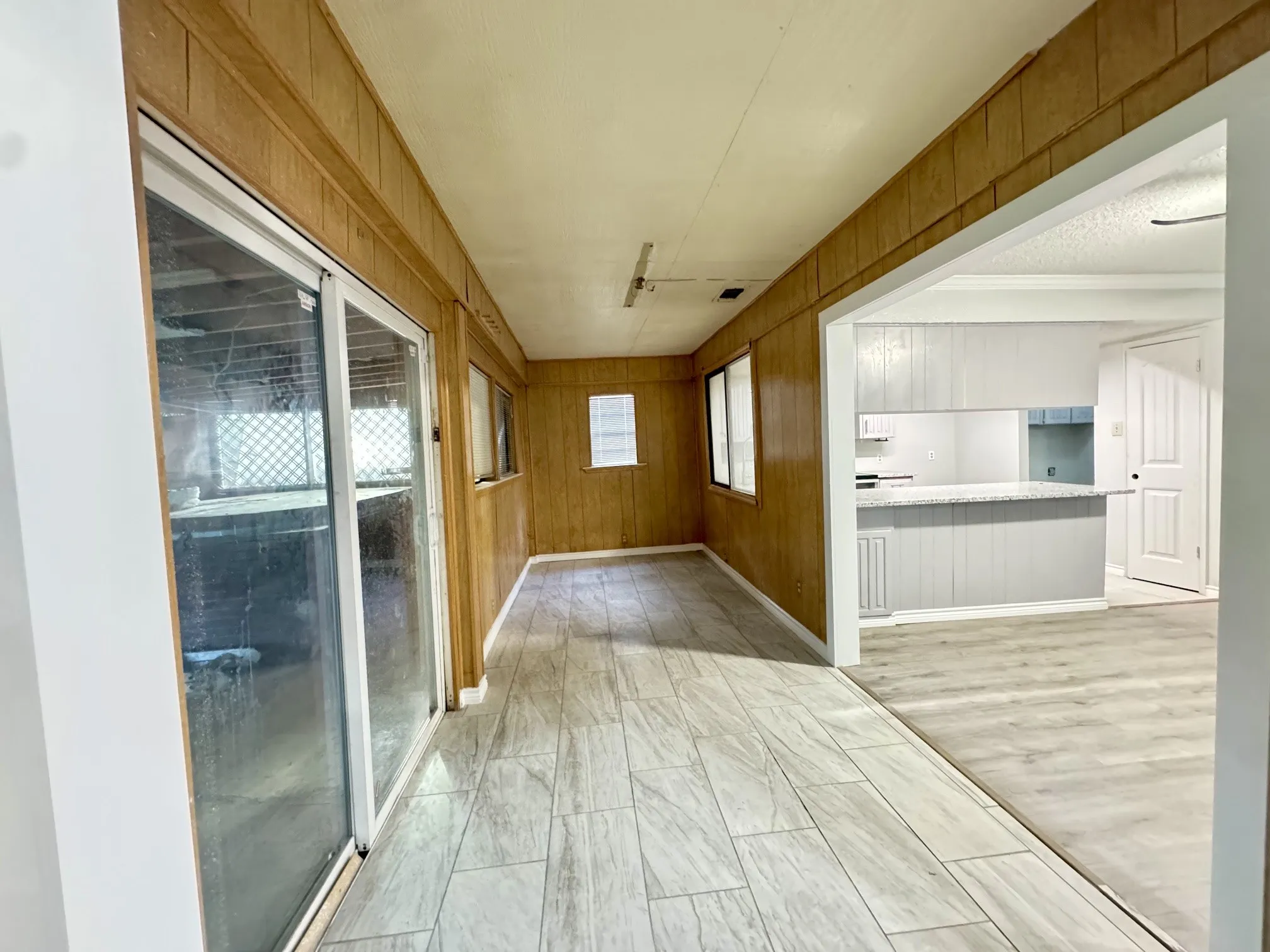 Single Family Residence For Sale in Tarrant County , 1020 Judy Lynn Drive, Arlington, Texas 76014, 4 Bedroom, 2 Bathroom, Garage spaces, 1,869 Sqft, built in 1978, mls#21362126, Real Estate Agent in Arlington, Homes For Sale in Tarrant county, Homes For Sale in Arlington, Realtor in Arlington Texas, Real Estate Brokerage Independent Realty Texas, Luminita Cordes Realtor