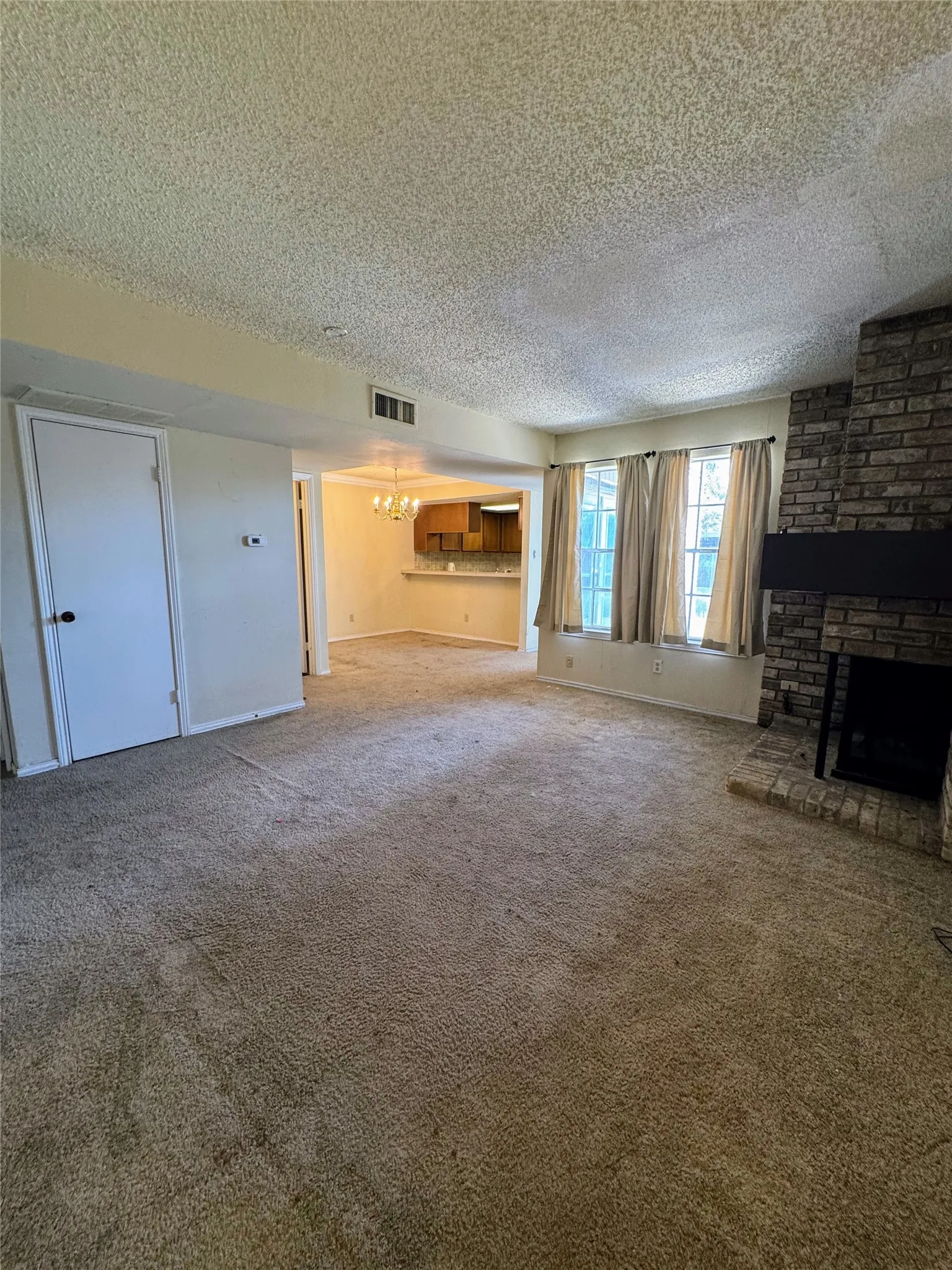 Townhouse For Sale in Dallas County , 541 Towne House Lane, Richardson, Texas 75081, 3 Bedroom, 3 Bathroom, Garage spaces, 1,711 Sqft, built in 1974, mls#21359273, Real Estate Agent in Richardson, Homes For Sale in Dallas county, Homes For Sale in Richardson, Realtor in Richardson Texas, Real Estate Brokerage Independent Realty Texas, Luminita Cordes Realtor