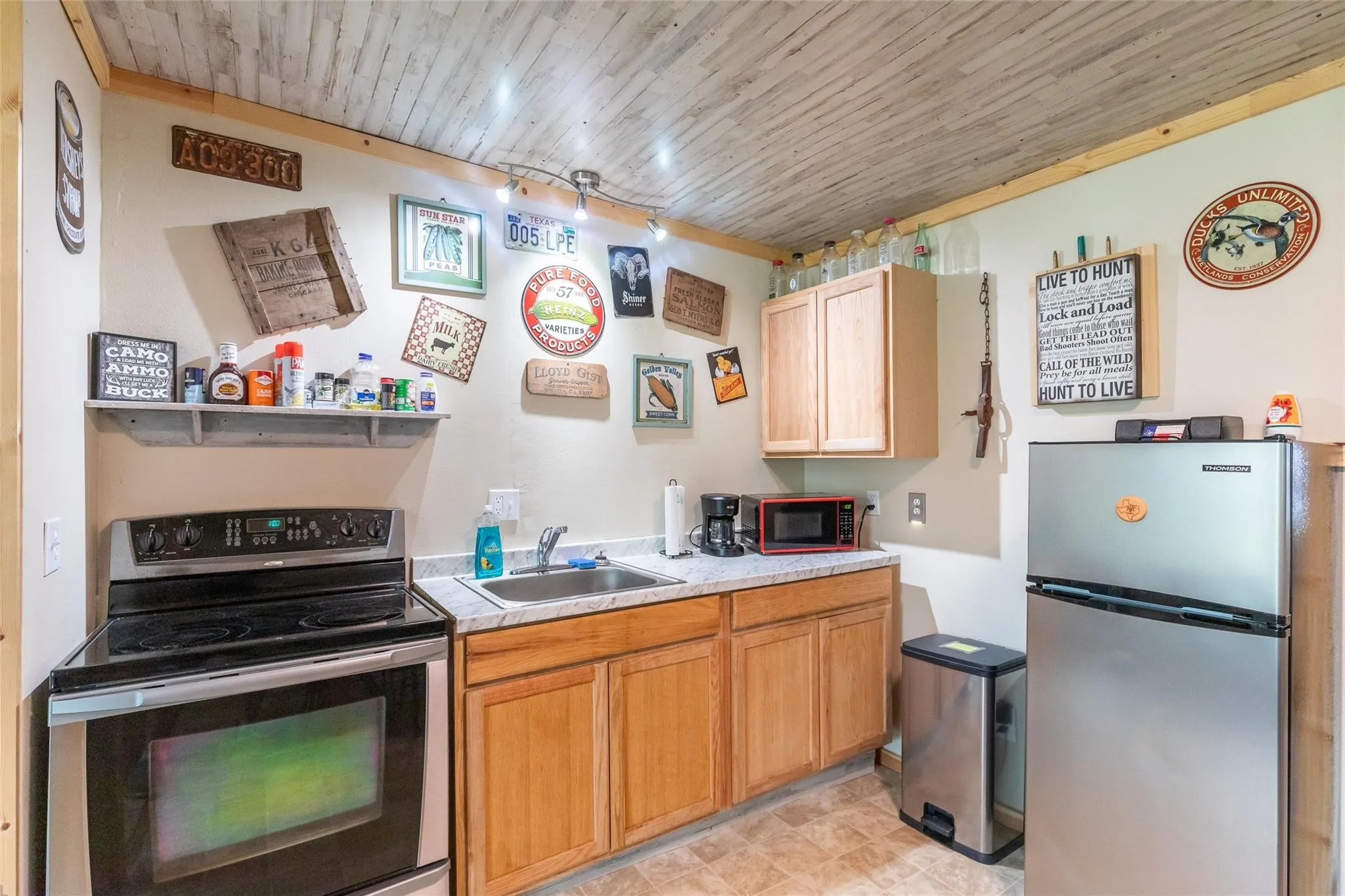 Single Family Residence For Sale in Callahan County , 920 Gas House Road, Clyde, Texas 79510, 1 Bedroom, 1 Bathroom, Garage spaces, 614 Sqft, built in 1940, mls#21362142, Real Estate Agent in Clyde, Homes For Sale in Callahan county, Homes For Sale in Clyde, Realtor in Clyde Texas, Real Estate Brokerage Independent Realty Texas, Luminita Cordes Realtor