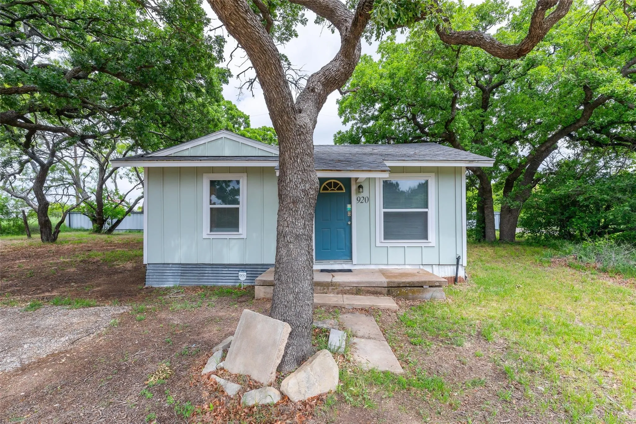 Single Family Residence For Sale in Callahan County , 920 Gas House Road, Clyde, Texas 79510, 1 Bedroom, 1 Bathroom, Garage spaces, 614 Sqft, built in 1940, mls#21362142, Real Estate Agent in Clyde, Homes For Sale in Callahan county, Homes For Sale in Clyde, Realtor in Clyde Texas, Real Estate Brokerage Independent Realty Texas, Luminita Cordes Realtor