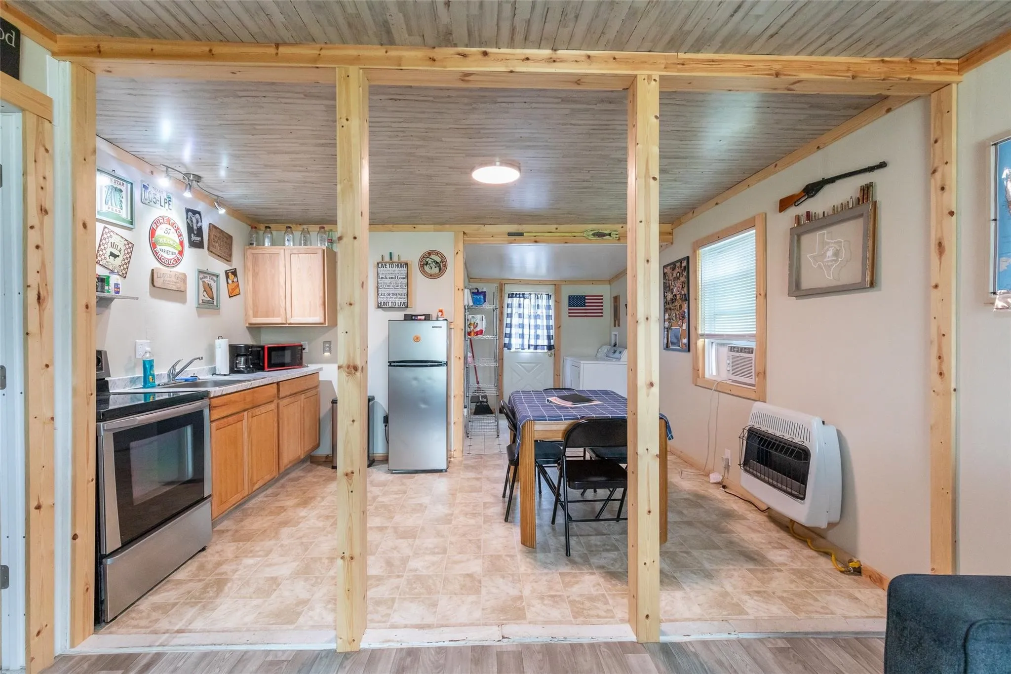 Single Family Residence For Sale in Callahan County , 920 Gas House Road, Clyde, Texas 79510, 1 Bedroom, 1 Bathroom, Garage spaces, 614 Sqft, built in 1940, mls#21362142, Real Estate Agent in Clyde, Homes For Sale in Callahan county, Homes For Sale in Clyde, Realtor in Clyde Texas, Real Estate Brokerage Independent Realty Texas, Luminita Cordes Realtor