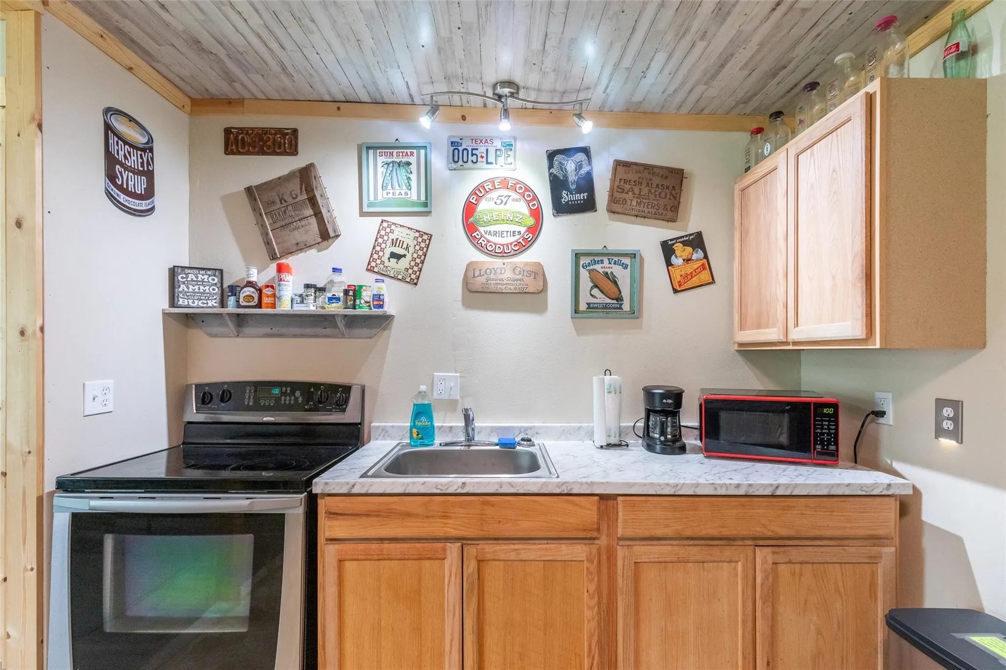 Single Family Residence For Sale in Callahan County , 920 Gas House Road, Clyde, Texas 79510, 1 Bedroom, 1 Bathroom, Garage spaces, 614 Sqft, built in 1940, mls#21362142, Real Estate Agent in Clyde, Homes For Sale in Callahan county, Homes For Sale in Clyde, Realtor in Clyde Texas, Real Estate Brokerage Independent Realty Texas, Luminita Cordes Realtor