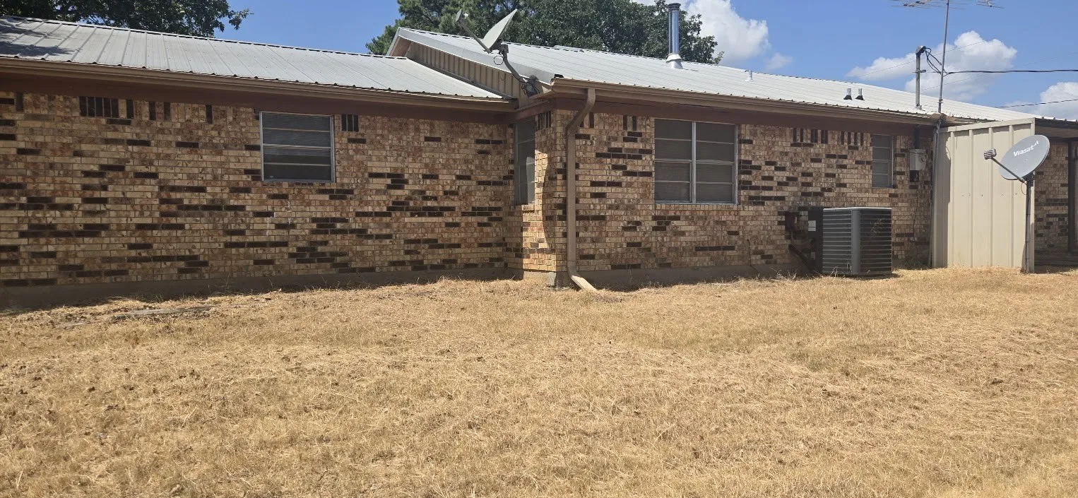 Single Family Residence For Sale in Cooke County , 770 County Road 169, Whitesboro, Texas 76273, 2 Bedroom, 2 Bathroom, Garage spaces, 1,600 Sqft, built in 1989, Price $329,000, mls#21362031, Real Estate Agent in Whitesboro, Homes For Sale in Cooke county, Homes For Sale in Whitesboro, Realtor in Whitesboro Texas, Real Estate Brokerage Independent Realty Texas, Luminita Cordes Realtor