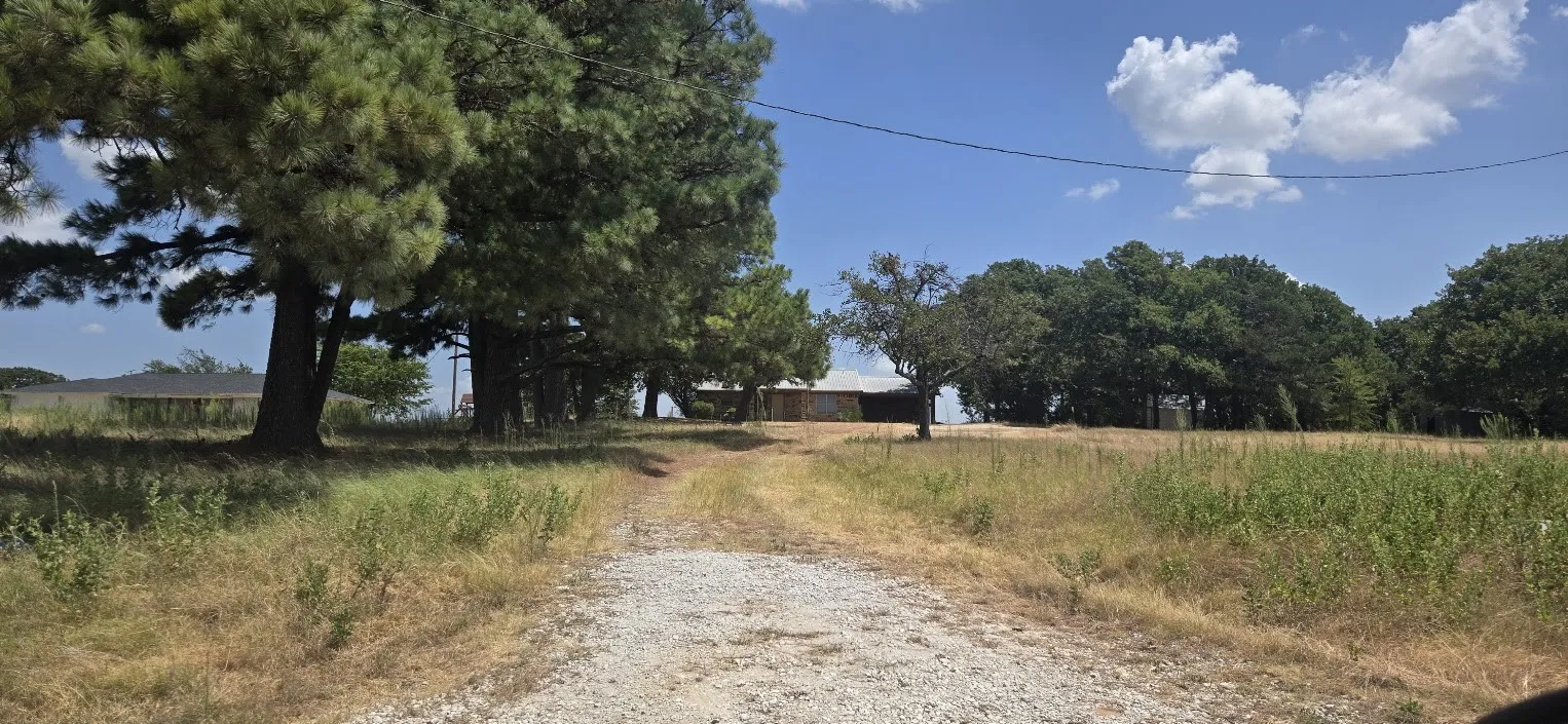 Single Family Residence For Sale in Cooke County , 770 County Road 169, Whitesboro, Texas 76273, 2 Bedroom, 2 Bathroom, Garage spaces, 1,600 Sqft, built in 1989, Price $329,000, mls#21362031, Real Estate Agent in Whitesboro, Homes For Sale in Cooke county, Homes For Sale in Whitesboro, Realtor in Whitesboro Texas, Real Estate Brokerage Independent Realty Texas, Luminita Cordes Realtor