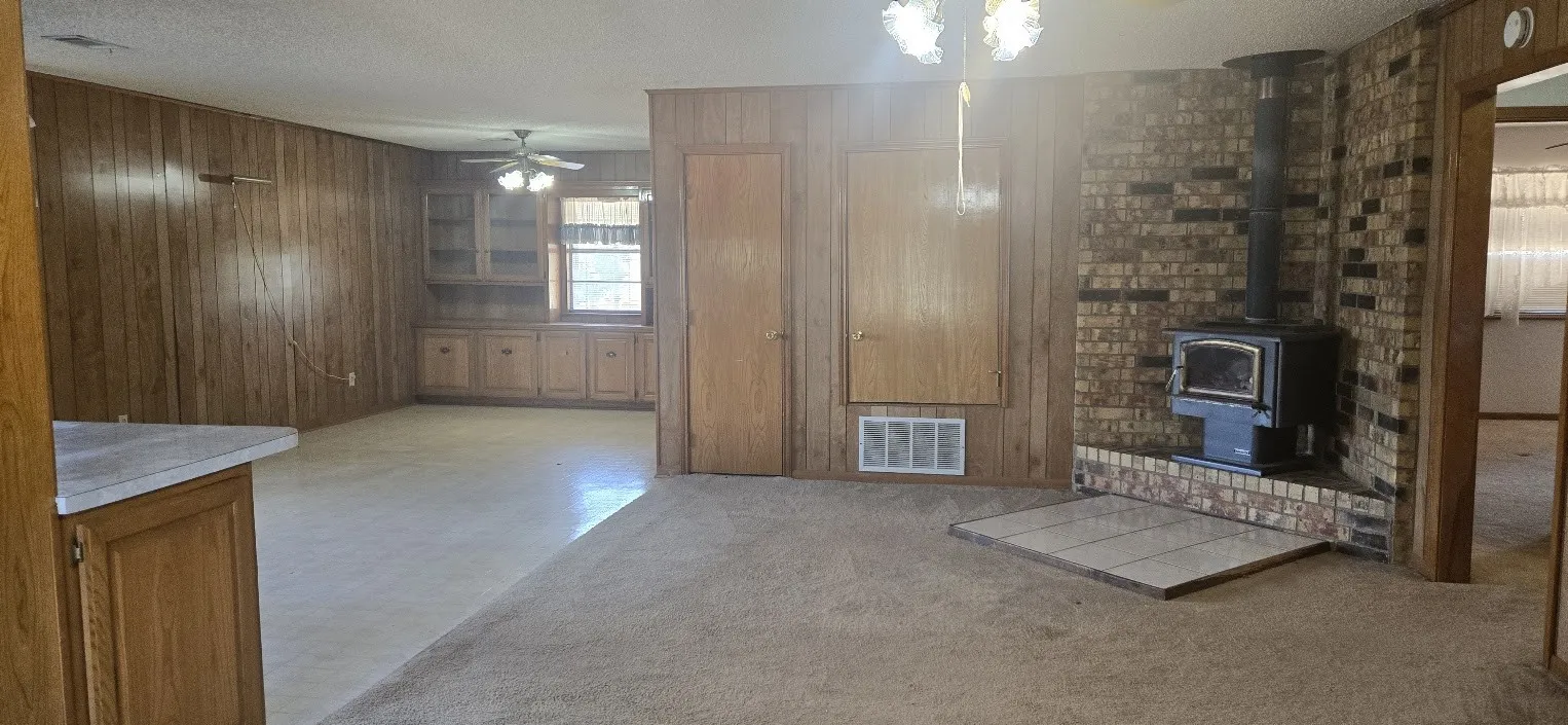 Single Family Residence For Sale in Cooke County , 770 County Road 169, Whitesboro, Texas 76273, 2 Bedroom, 2 Bathroom, Garage spaces, 1,600 Sqft, built in 1989, Price $329,000, mls#21362031, Real Estate Agent in Whitesboro, Homes For Sale in Cooke county, Homes For Sale in Whitesboro, Realtor in Whitesboro Texas, Real Estate Brokerage Independent Realty Texas, Luminita Cordes Realtor