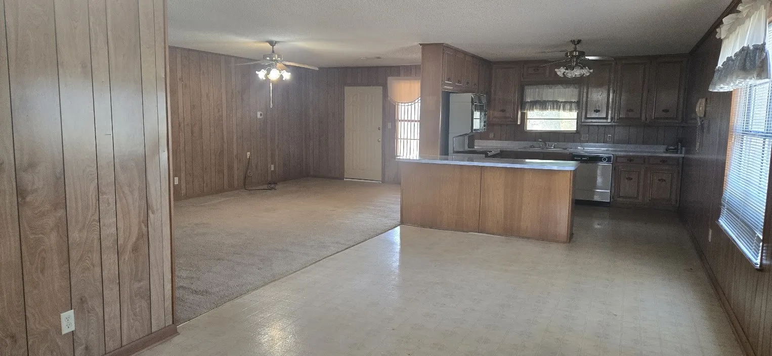 Single Family Residence For Sale in Cooke County , 770 County Road 169, Whitesboro, Texas 76273, 2 Bedroom, 2 Bathroom, Garage spaces, 1,600 Sqft, built in 1989, Price $329,000, mls#21362031, Real Estate Agent in Whitesboro, Homes For Sale in Cooke county, Homes For Sale in Whitesboro, Realtor in Whitesboro Texas, Real Estate Brokerage Independent Realty Texas, Luminita Cordes Realtor