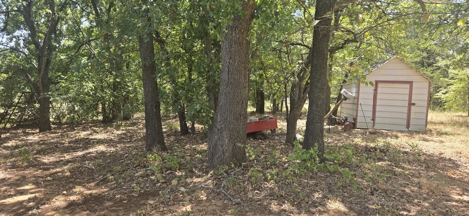 Single Family Residence For Sale in Cooke County , 770 County Road 169, Whitesboro, Texas 76273, 2 Bedroom, 2 Bathroom, Garage spaces, 1,600 Sqft, built in 1989, Price $329,000, mls#21362031, Real Estate Agent in Whitesboro, Homes For Sale in Cooke county, Homes For Sale in Whitesboro, Realtor in Whitesboro Texas, Real Estate Brokerage Independent Realty Texas, Luminita Cordes Realtor