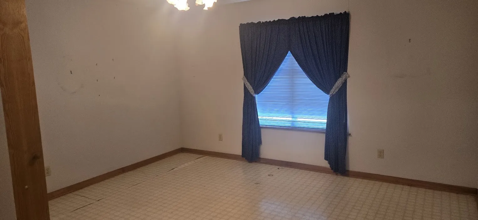 Single Family Residence For Sale in Cooke County , 770 County Road 169, Whitesboro, Texas 76273, 2 Bedroom, 2 Bathroom, Garage spaces, 1,600 Sqft, built in 1989, Price $329,000, mls#21362031, Real Estate Agent in Whitesboro, Homes For Sale in Cooke county, Homes For Sale in Whitesboro, Realtor in Whitesboro Texas, Real Estate Brokerage Independent Realty Texas, Luminita Cordes Realtor