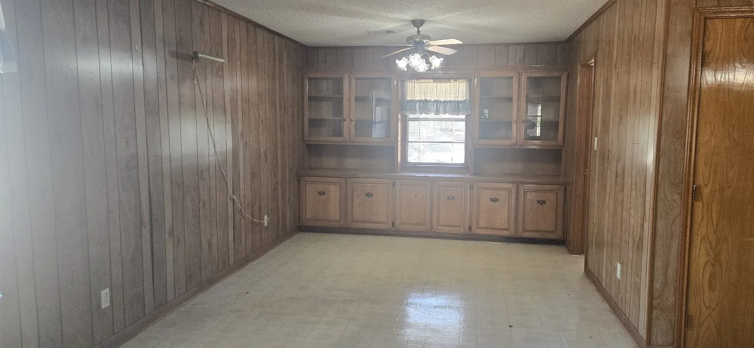 Single Family Residence For Sale in Cooke County , 770 County Road 169, Whitesboro, Texas 76273, 2 Bedroom, 2 Bathroom, Garage spaces, 1,600 Sqft, built in 1989, Price $329,000, mls#21362031, Real Estate Agent in Whitesboro, Homes For Sale in Cooke county, Homes For Sale in Whitesboro, Realtor in Whitesboro Texas, Real Estate Brokerage Independent Realty Texas, Luminita Cordes Realtor