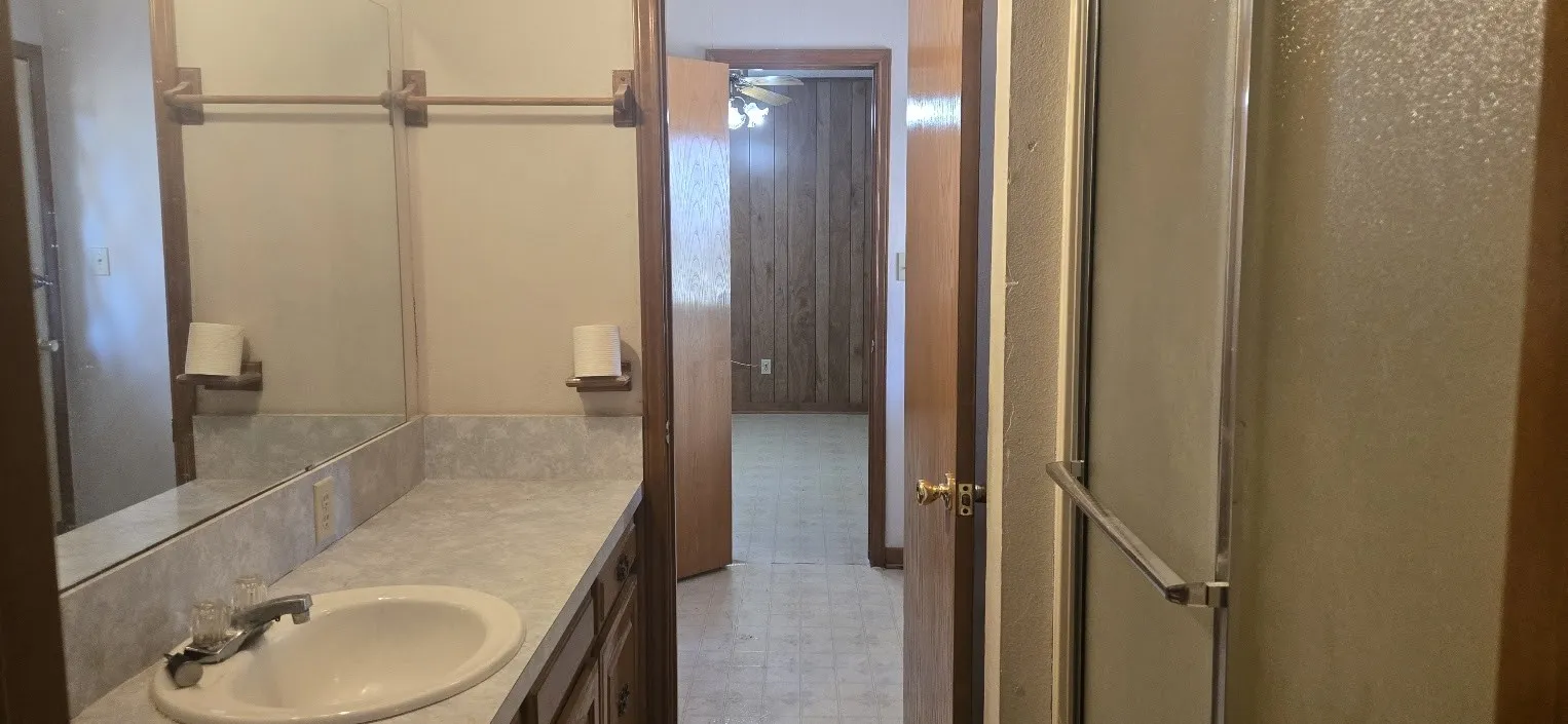 Single Family Residence For Sale in Cooke County , 770 County Road 169, Whitesboro, Texas 76273, 2 Bedroom, 2 Bathroom, Garage spaces, 1,600 Sqft, built in 1989, Price $329,000, mls#21362031, Real Estate Agent in Whitesboro, Homes For Sale in Cooke county, Homes For Sale in Whitesboro, Realtor in Whitesboro Texas, Real Estate Brokerage Independent Realty Texas, Luminita Cordes Realtor