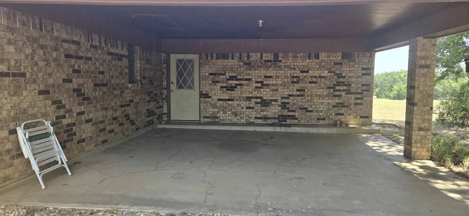 Single Family Residence For Sale in Cooke County , 770 County Road 169, Whitesboro, Texas 76273, 2 Bedroom, 2 Bathroom, Garage spaces, 1,600 Sqft, built in 1989, Price $329,000, mls#21362031, Real Estate Agent in Whitesboro, Homes For Sale in Cooke county, Homes For Sale in Whitesboro, Realtor in Whitesboro Texas, Real Estate Brokerage Independent Realty Texas, Luminita Cordes Realtor