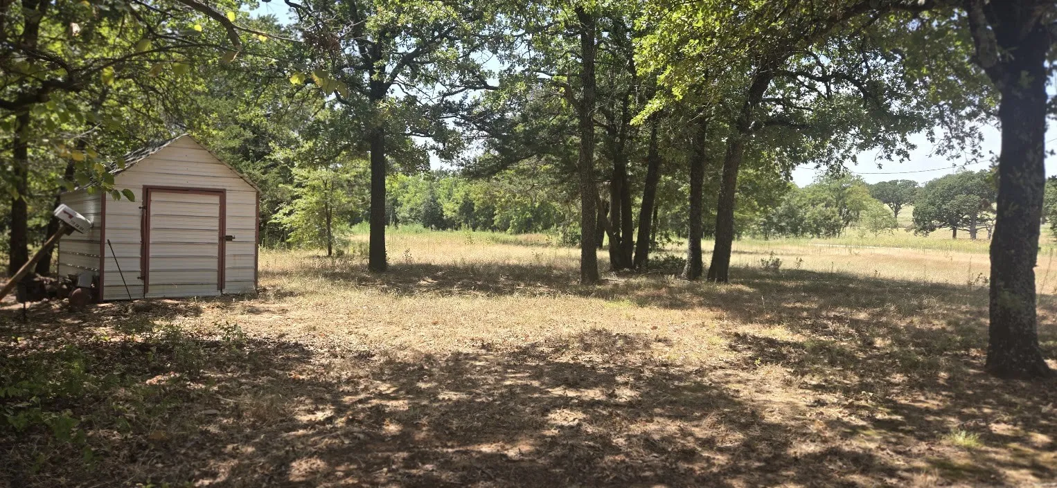 Single Family Residence For Sale in Cooke County , 770 County Road 169, Whitesboro, Texas 76273, 2 Bedroom, 2 Bathroom, Garage spaces, 1,600 Sqft, built in 1989, Price $329,000, mls#21362031, Real Estate Agent in Whitesboro, Homes For Sale in Cooke county, Homes For Sale in Whitesboro, Realtor in Whitesboro Texas, Real Estate Brokerage Independent Realty Texas, Luminita Cordes Realtor