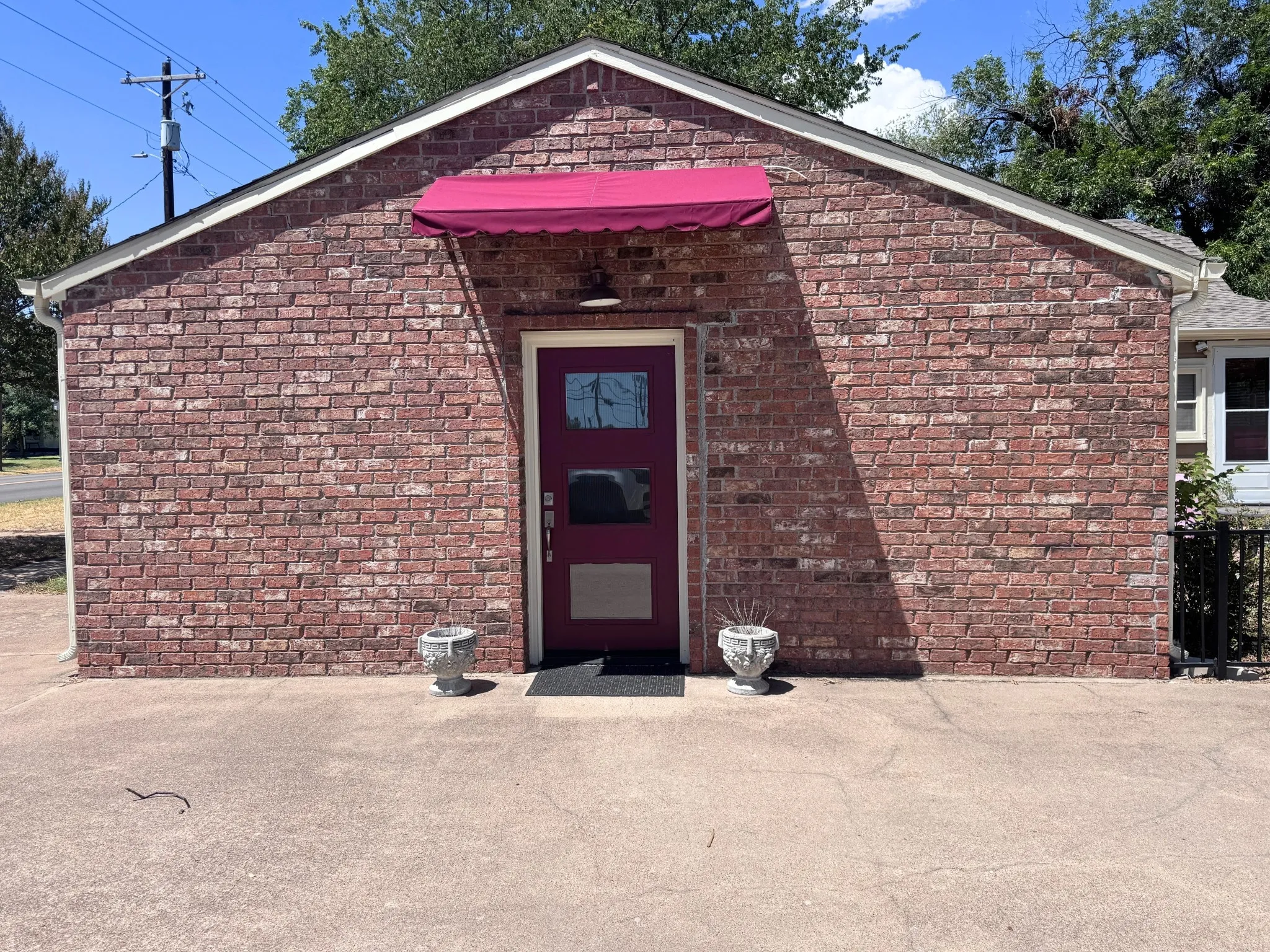 Office For Rent in Hood County , 902 W Pearl Street, Granbury, Texas 76048, 0, 0, Garage spaces, 0 Sqft, built in 1928, mls#21361981, Real Estate Agent in Granbury, Homes For Rent in Hood county, Homes For Rent in Granbury, Realtor in Granbury Texas, Real Estate Brokerage Independent Realty Texas, Luminita Cordes Realtor