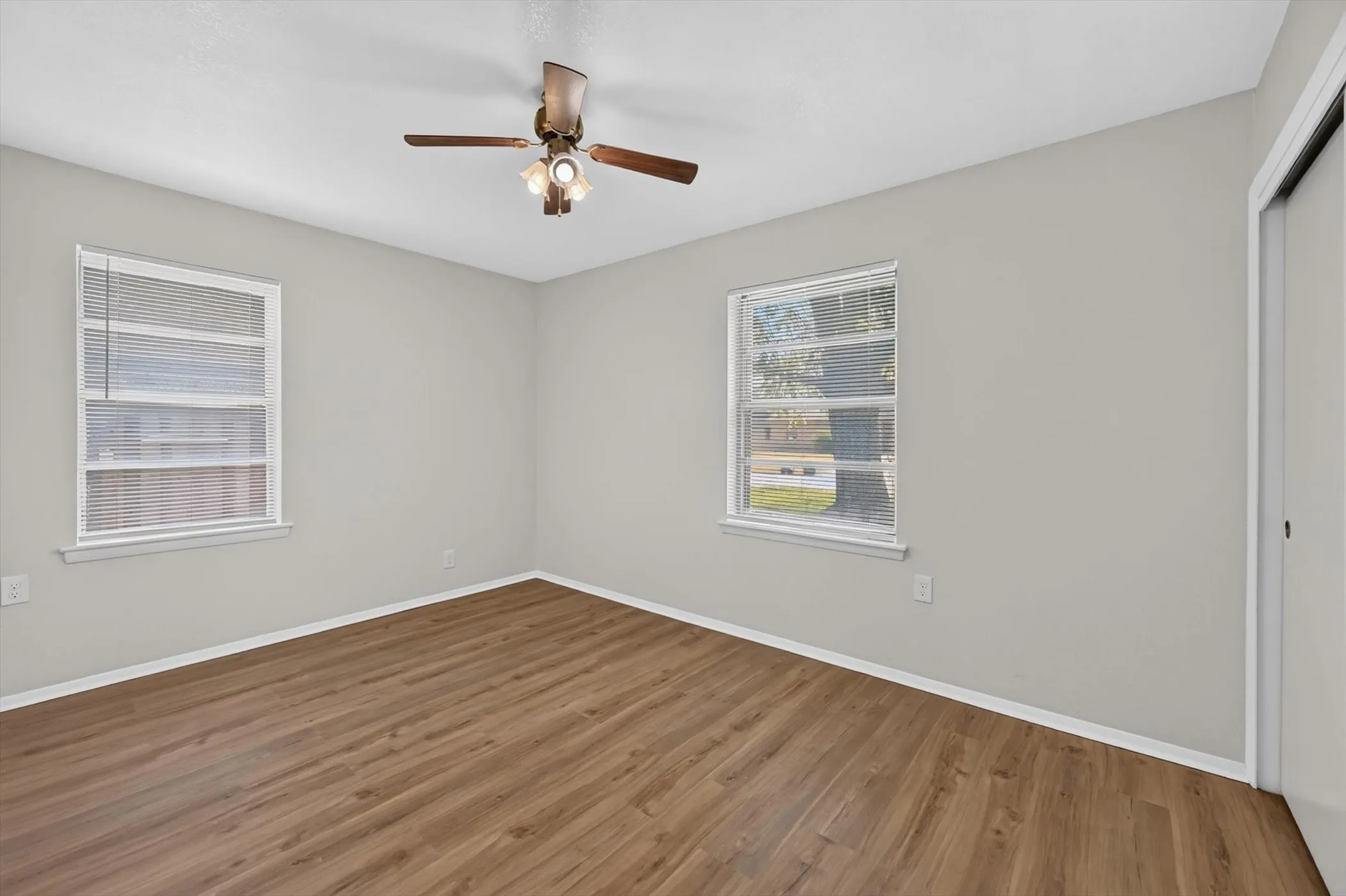 Single Family Residence For Sale in Dallas County , 3433 Sheryl Drive, Mesquite, Texas 75150, 3 Bedroom, 1 Bathroom, 1 Garage spaces, 984 Sqft, built in 1954, mls#21362086, Real Estate Agent in Mesquite, Homes For Sale in Dallas county, Homes For Sale in Mesquite, Realtor in Mesquite Texas, Real Estate Brokerage Independent Realty Texas, Luminita Cordes Realtor