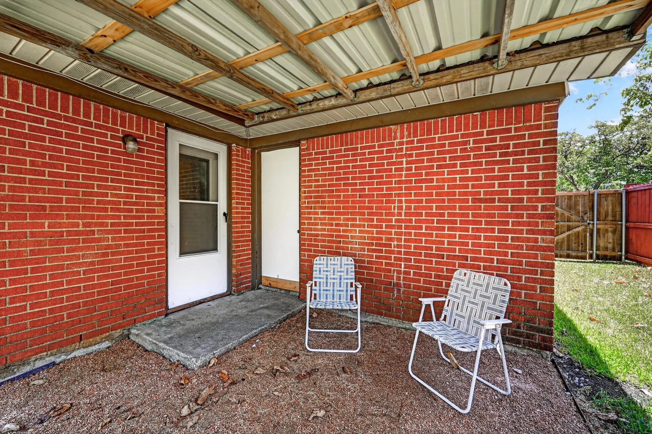 Single Family Residence For Sale in Dallas County , 3433 Sheryl Drive, Mesquite, Texas 75150, 3 Bedroom, 1 Bathroom, 1 Garage spaces, 984 Sqft, built in 1954, mls#21362086, Real Estate Agent in Mesquite, Homes For Sale in Dallas county, Homes For Sale in Mesquite, Realtor in Mesquite Texas, Real Estate Brokerage Independent Realty Texas, Luminita Cordes Realtor