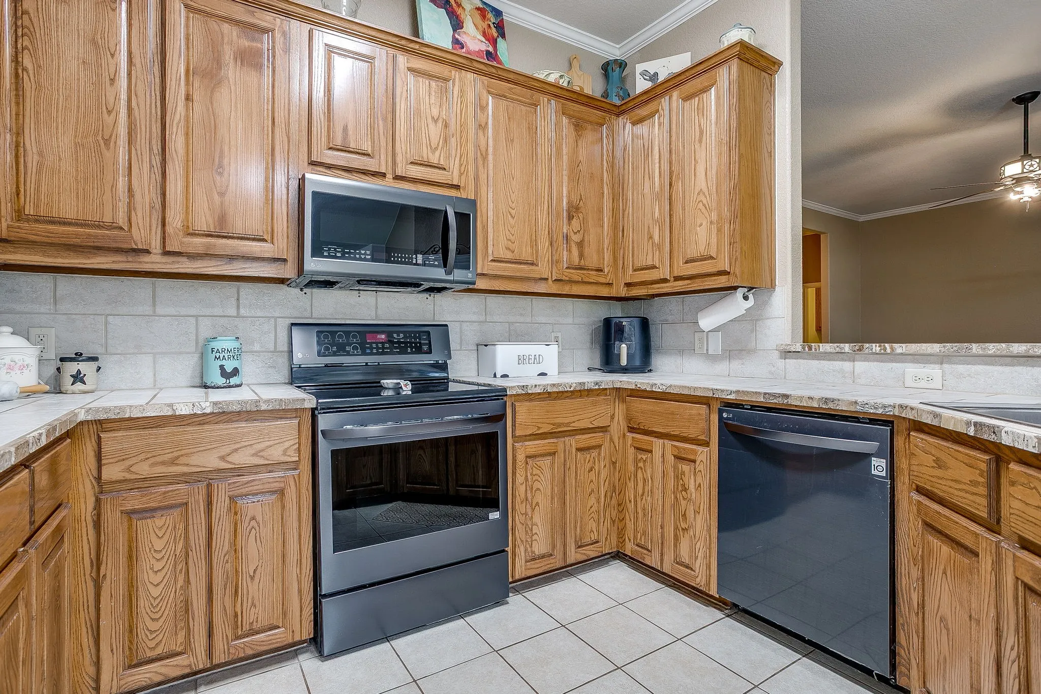 Single Family Residence For Sale in Parker County , 120 Pleasant Run, Reno, Texas 76020, 3 Bedroom, 2 Bathroom, 2 Garage spaces, 1,622 Sqft, built in 2007, mls#21362104, Real Estate Agent in Reno, Homes For Sale in Parker county, Homes For Sale in Reno, Realtor in Reno Texas, Real Estate Brokerage Independent Realty Texas, Luminita Cordes Realtor