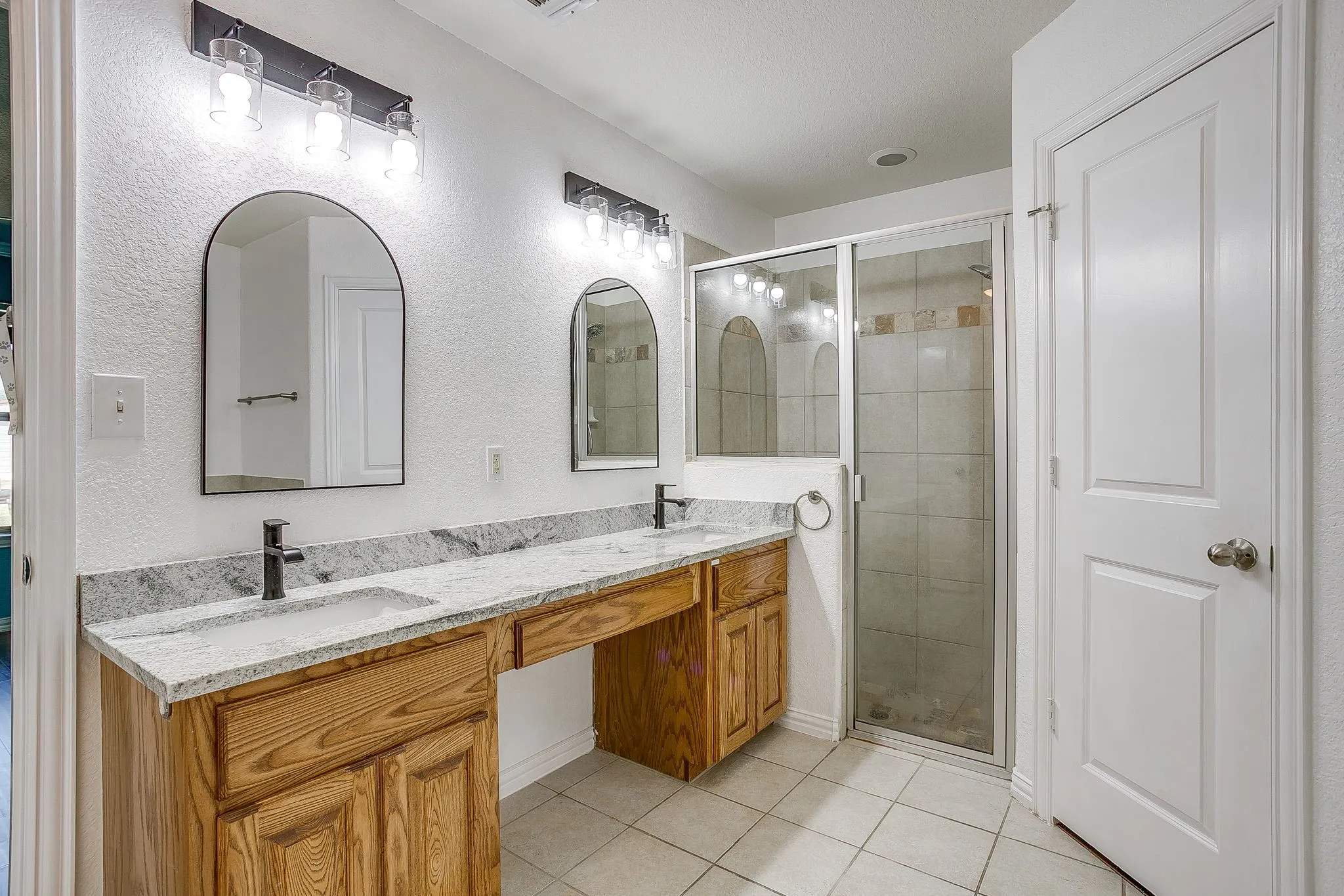 Single Family Residence For Sale in Parker County , 120 Pleasant Run, Reno, Texas 76020, 3 Bedroom, 2 Bathroom, 2 Garage spaces, 1,622 Sqft, built in 2007, mls#21362104, Real Estate Agent in Reno, Homes For Sale in Parker county, Homes For Sale in Reno, Realtor in Reno Texas, Real Estate Brokerage Independent Realty Texas, Luminita Cordes Realtor
