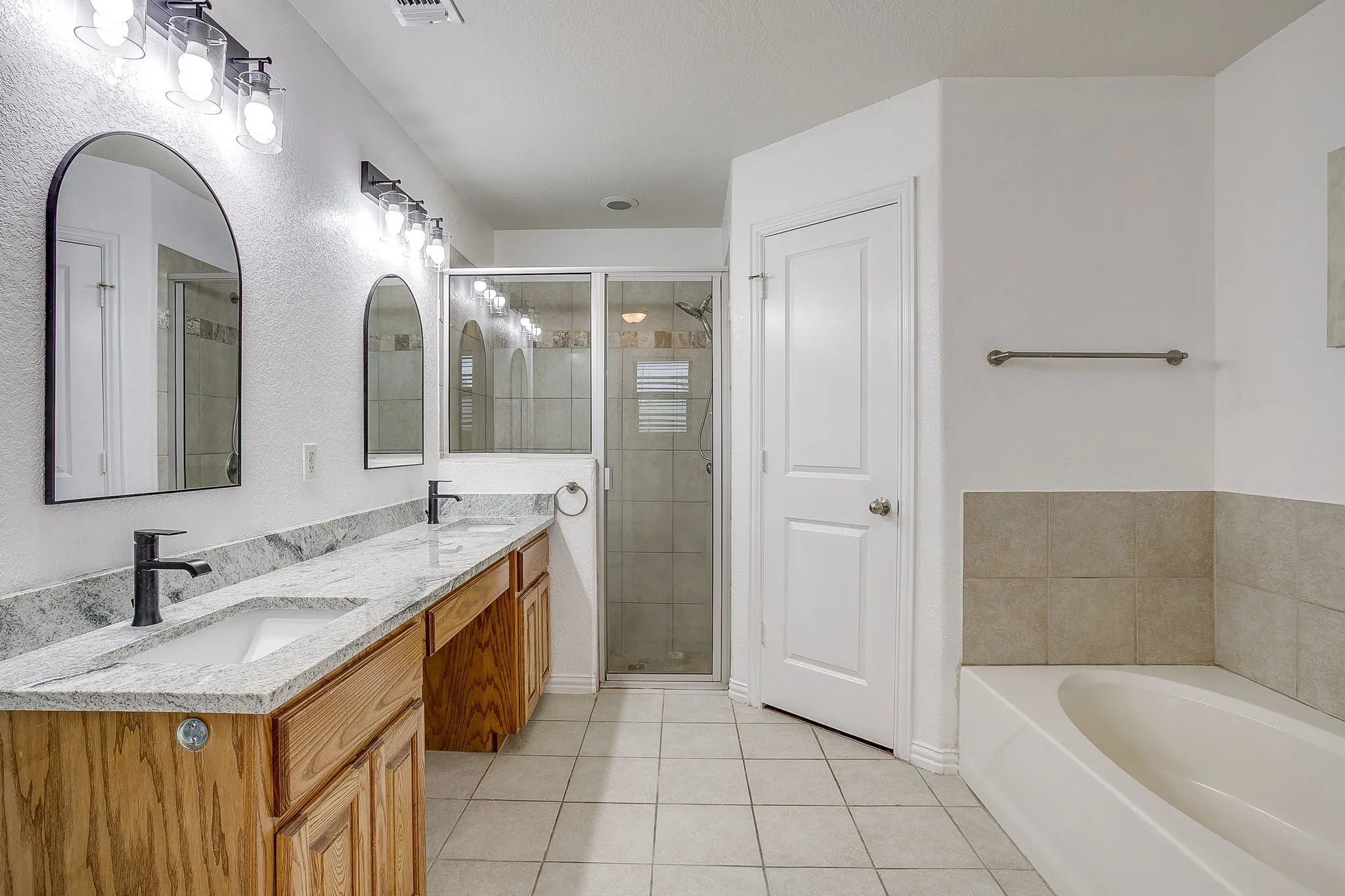 Single Family Residence For Sale in Parker County , 120 Pleasant Run, Reno, Texas 76020, 3 Bedroom, 2 Bathroom, 2 Garage spaces, 1,622 Sqft, built in 2007, mls#21362104, Real Estate Agent in Reno, Homes For Sale in Parker county, Homes For Sale in Reno, Realtor in Reno Texas, Real Estate Brokerage Independent Realty Texas, Luminita Cordes Realtor
