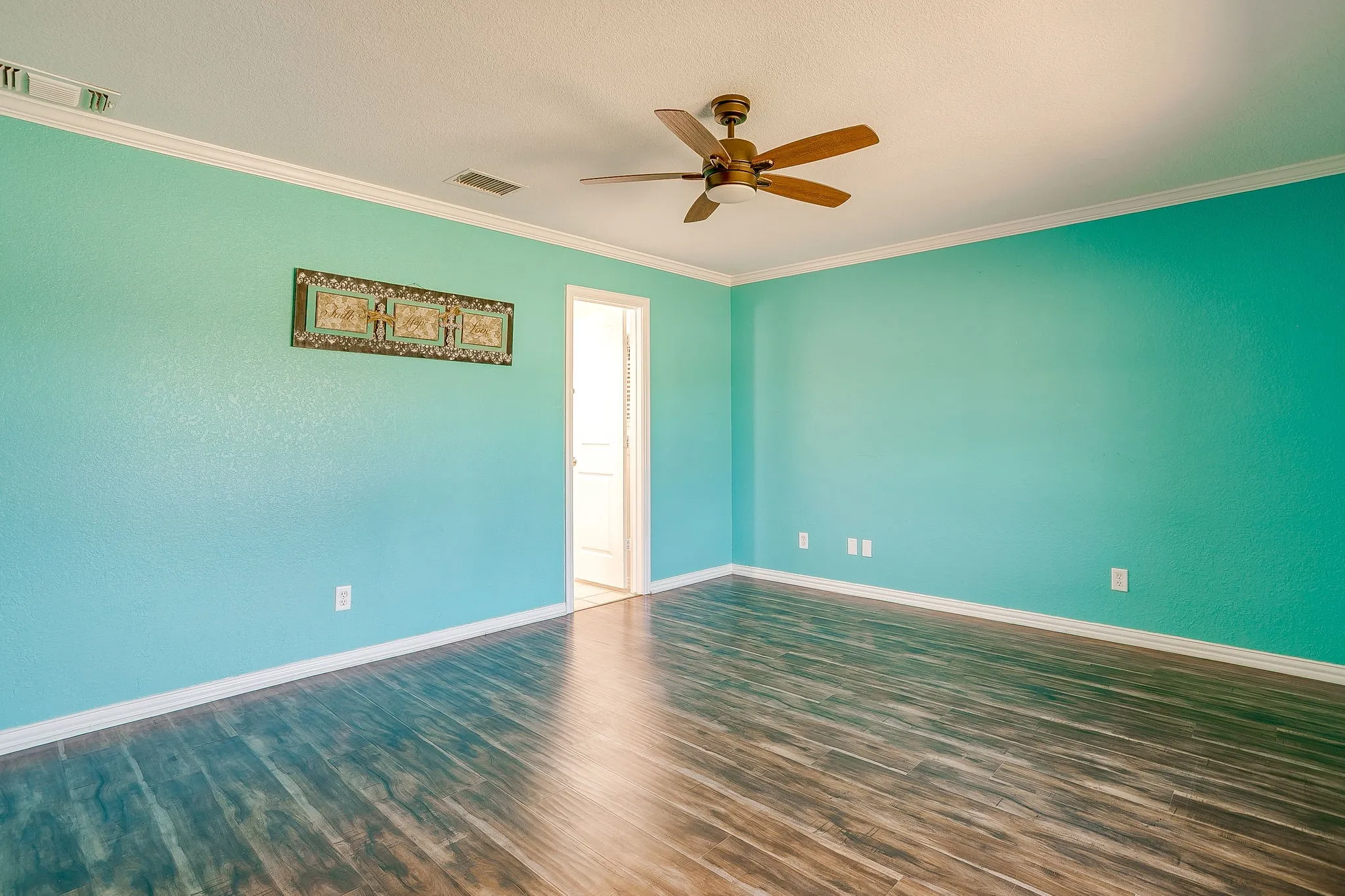 Single Family Residence For Sale in Parker County , 120 Pleasant Run, Reno, Texas 76020, 3 Bedroom, 2 Bathroom, 2 Garage spaces, 1,622 Sqft, built in 2007, mls#21362104, Real Estate Agent in Reno, Homes For Sale in Parker county, Homes For Sale in Reno, Realtor in Reno Texas, Real Estate Brokerage Independent Realty Texas, Luminita Cordes Realtor