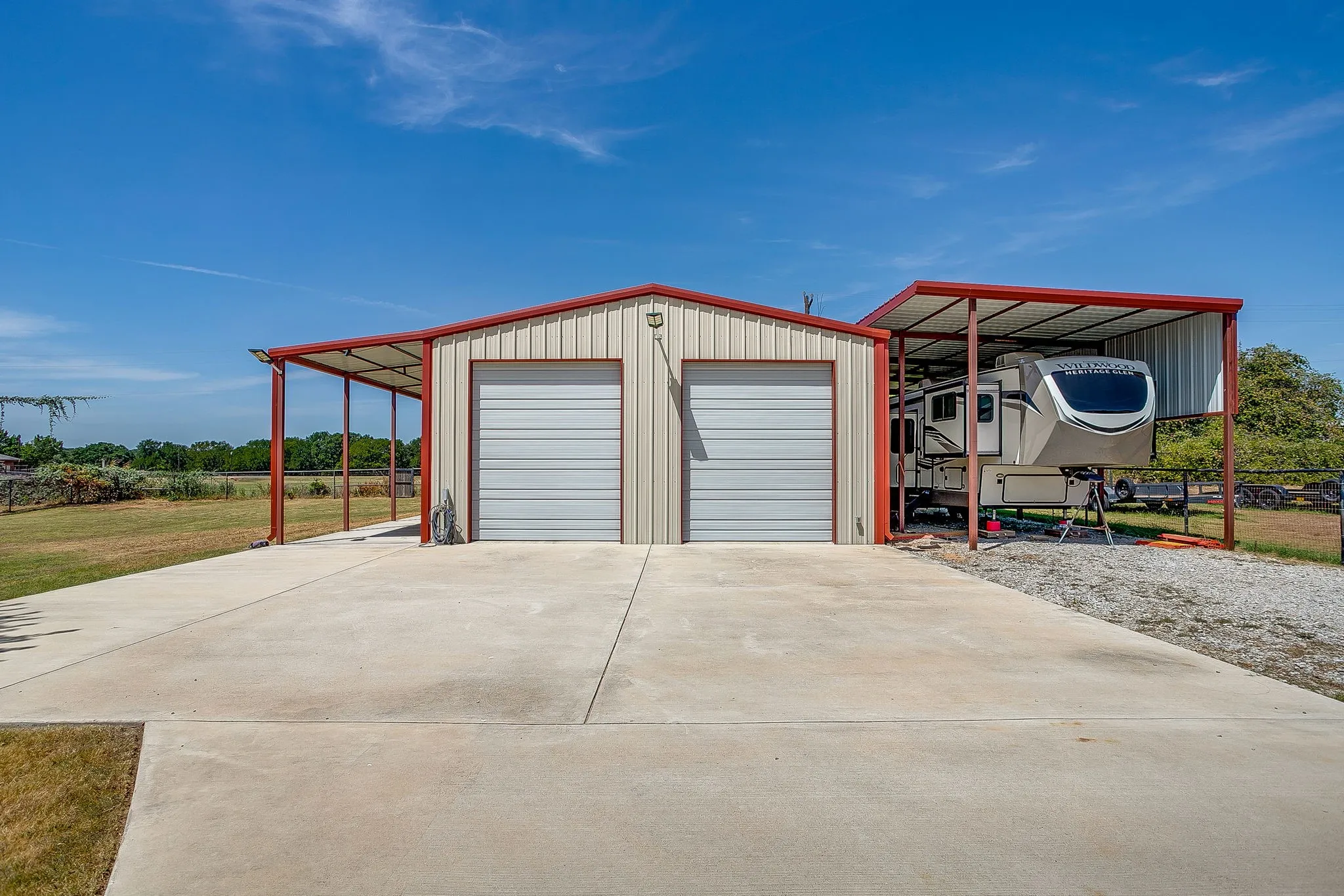 Single Family Residence For Sale in Parker County , 120 Pleasant Run, Reno, Texas 76020, 3 Bedroom, 2 Bathroom, 2 Garage spaces, 1,622 Sqft, built in 2007, mls#21362104, Real Estate Agent in Reno, Homes For Sale in Parker county, Homes For Sale in Reno, Realtor in Reno Texas, Real Estate Brokerage Independent Realty Texas, Luminita Cordes Realtor