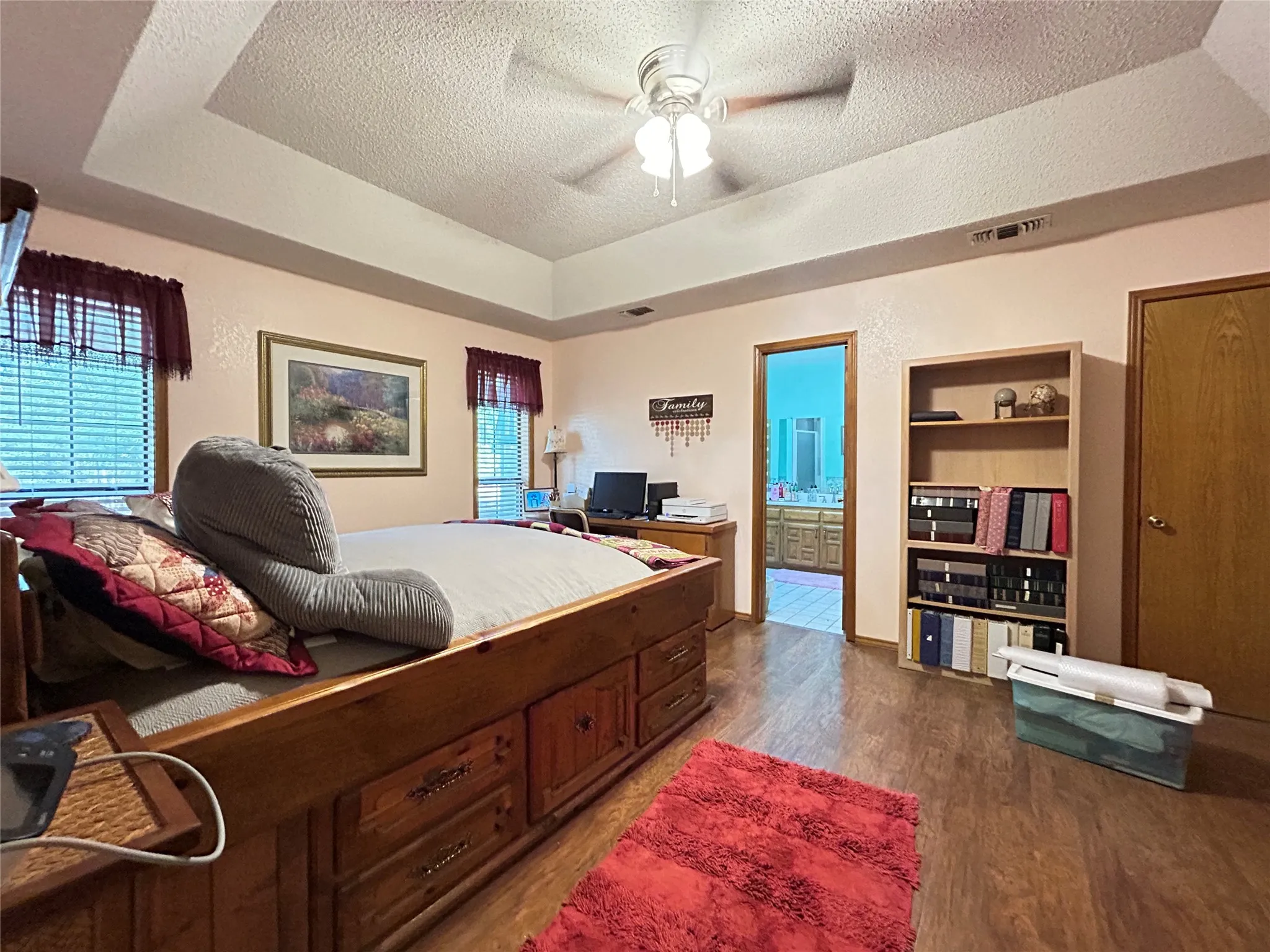 Single Family Residence For Sale in Hopkins County , 1799 County Road 4128, Cumby, Texas 75433, 3 Bedroom, 3 Bathroom, 2 Garage spaces, 1,672 Sqft, built in 1987, Price $350,000, mls#21362020, Real Estate Agent in Cumby, Homes For Sale in Hopkins county, Homes For Sale in Cumby, Realtor in Cumby Texas, Real Estate Brokerage Independent Realty Texas, Luminita Cordes Realtor