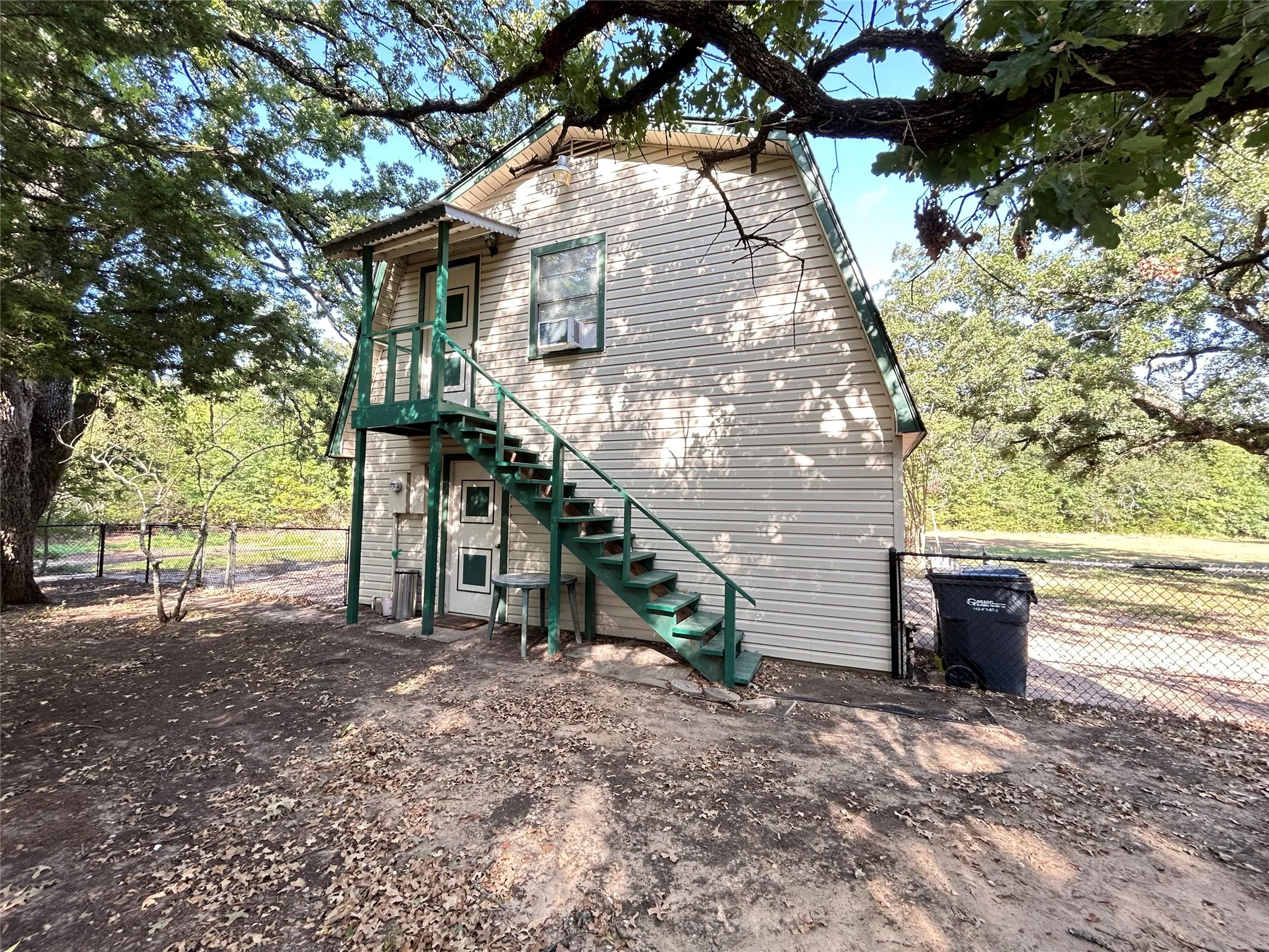 Single Family Residence For Sale in Hopkins County , 1799 County Road 4128, Cumby, Texas 75433, 3 Bedroom, 3 Bathroom, 2 Garage spaces, 1,672 Sqft, built in 1987, Price $350,000, mls#21362020, Real Estate Agent in Cumby, Homes For Sale in Hopkins county, Homes For Sale in Cumby, Realtor in Cumby Texas, Real Estate Brokerage Independent Realty Texas, Luminita Cordes Realtor
