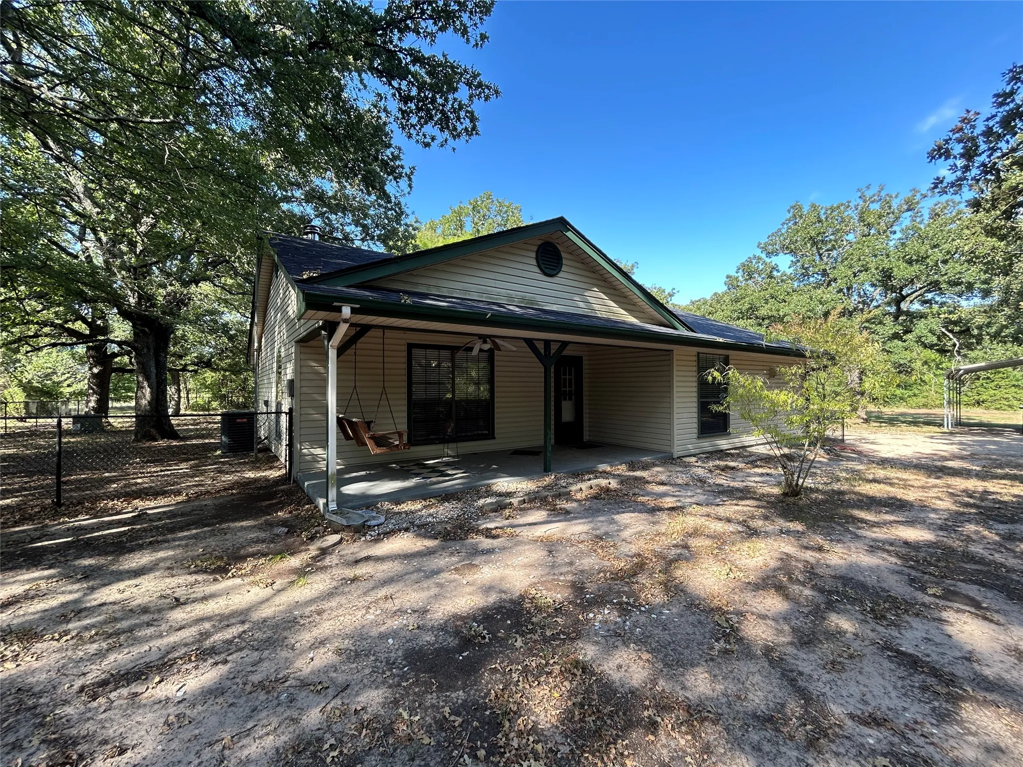 Single Family Residence For Sale in Hopkins County , 1799 County Road 4128, Cumby, Texas 75433, 3 Bedroom, 3 Bathroom, 2 Garage spaces, 1,672 Sqft, built in 1987, Price $350,000, mls#21362020, Real Estate Agent in Cumby, Homes For Sale in Hopkins county, Homes For Sale in Cumby, Realtor in Cumby Texas, Real Estate Brokerage Independent Realty Texas, Luminita Cordes Realtor