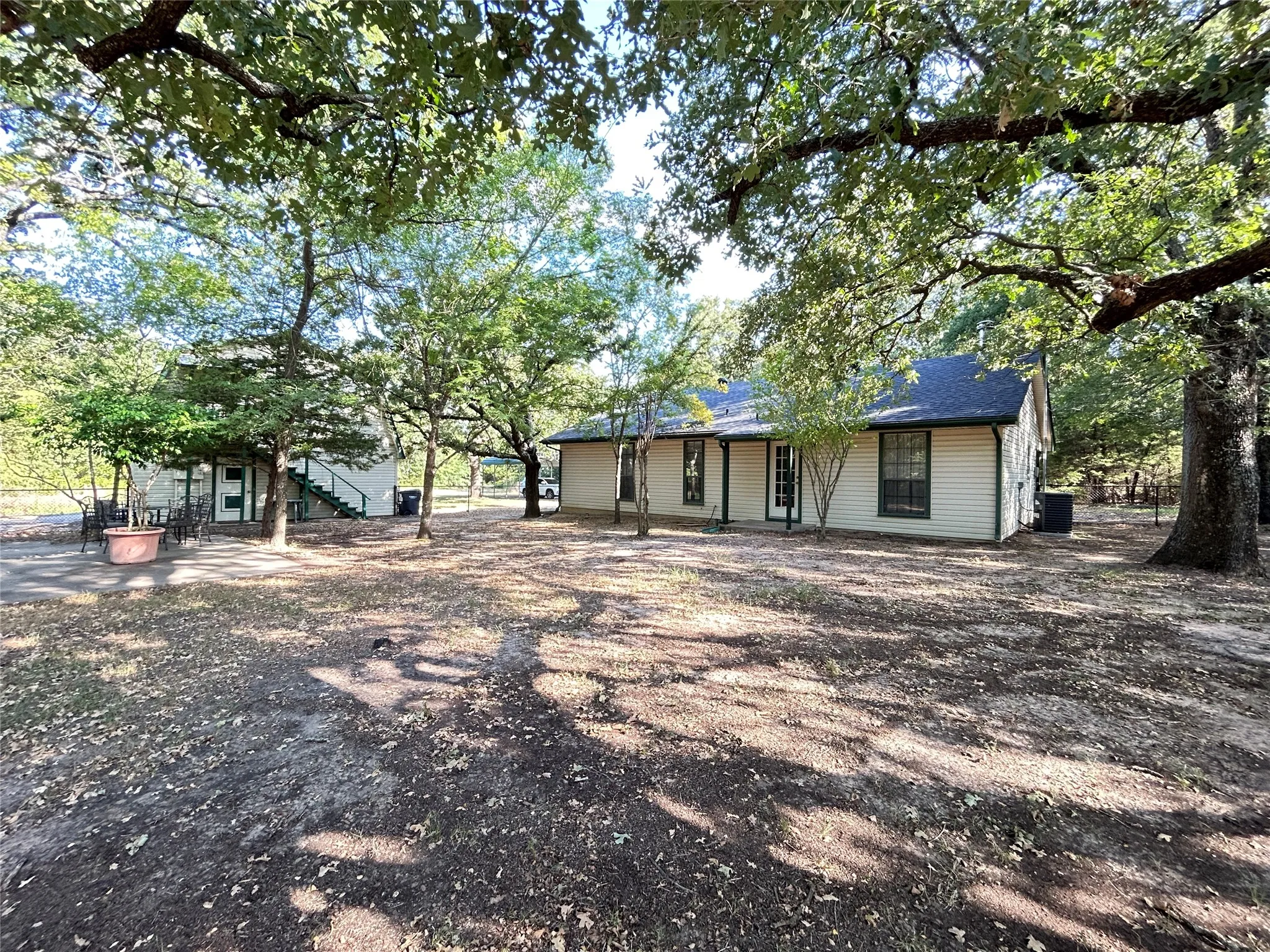 Single Family Residence For Sale in Hopkins County , 1799 County Road 4128, Cumby, Texas 75433, 3 Bedroom, 3 Bathroom, 2 Garage spaces, 1,672 Sqft, built in 1987, Price $350,000, mls#21362020, Real Estate Agent in Cumby, Homes For Sale in Hopkins county, Homes For Sale in Cumby, Realtor in Cumby Texas, Real Estate Brokerage Independent Realty Texas, Luminita Cordes Realtor