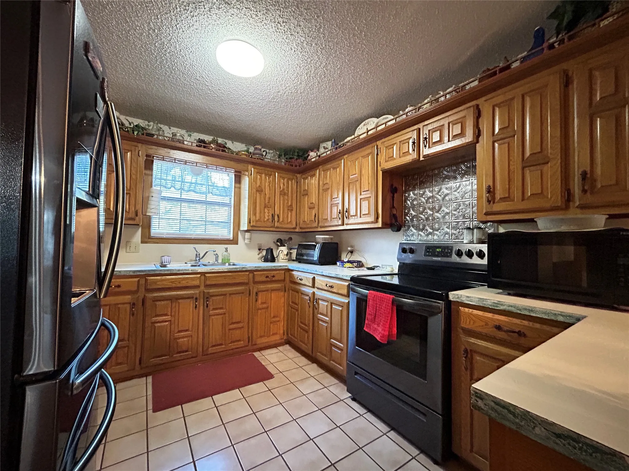 Single Family Residence For Sale in Hopkins County , 1799 County Road 4128, Cumby, Texas 75433, 3 Bedroom, 3 Bathroom, 2 Garage spaces, 1,672 Sqft, built in 1987, Price $350,000, mls#21362020, Real Estate Agent in Cumby, Homes For Sale in Hopkins county, Homes For Sale in Cumby, Realtor in Cumby Texas, Real Estate Brokerage Independent Realty Texas, Luminita Cordes Realtor