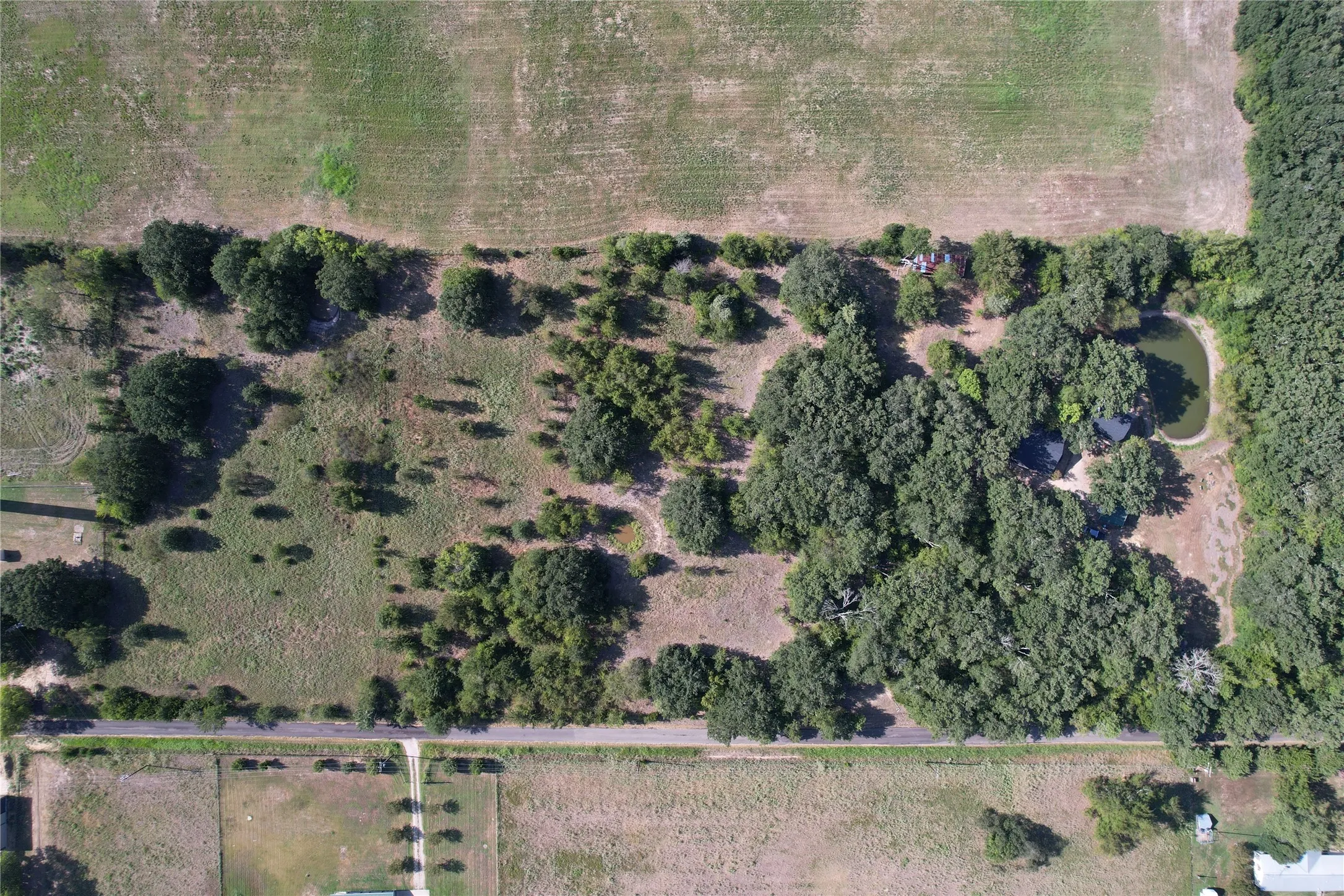 Single Family Residence For Sale in Hopkins County , 1799 County Road 4128, Cumby, Texas 75433, 3 Bedroom, 3 Bathroom, 2 Garage spaces, 1,672 Sqft, built in 1987, Price $350,000, mls#21362020, Real Estate Agent in Cumby, Homes For Sale in Hopkins county, Homes For Sale in Cumby, Realtor in Cumby Texas, Real Estate Brokerage Independent Realty Texas, Luminita Cordes Realtor