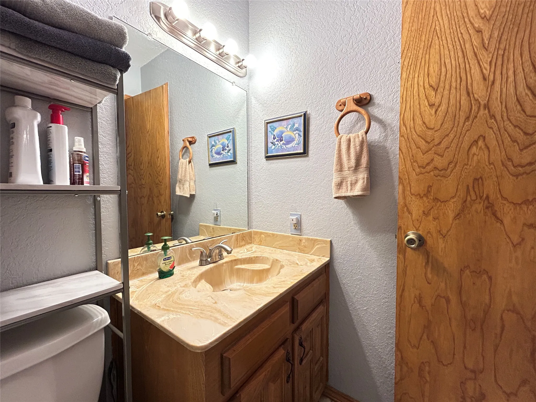 Single Family Residence For Sale in Hopkins County , 1799 County Road 4128, Cumby, Texas 75433, 3 Bedroom, 3 Bathroom, 2 Garage spaces, 1,672 Sqft, built in 1987, Price $350,000, mls#21362020, Real Estate Agent in Cumby, Homes For Sale in Hopkins county, Homes For Sale in Cumby, Realtor in Cumby Texas, Real Estate Brokerage Independent Realty Texas, Luminita Cordes Realtor