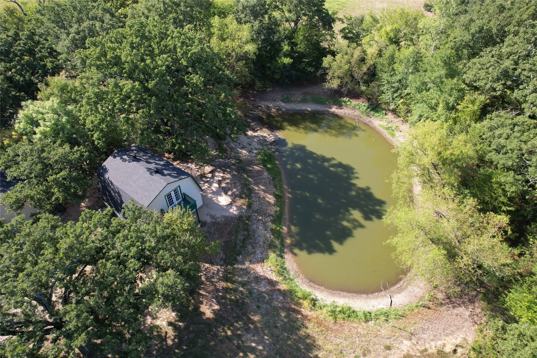 Single Family Residence For Sale in Hopkins County , 1799 County Road 4128, Cumby, Texas 75433, 3 Bedroom, 3 Bathroom, 2 Garage spaces, 1,672 Sqft, built in 1987, Price $350,000, mls#21362020, Real Estate Agent in Cumby, Homes For Sale in Hopkins county, Homes For Sale in Cumby, Realtor in Cumby Texas, Real Estate Brokerage Independent Realty Texas, Luminita Cordes Realtor