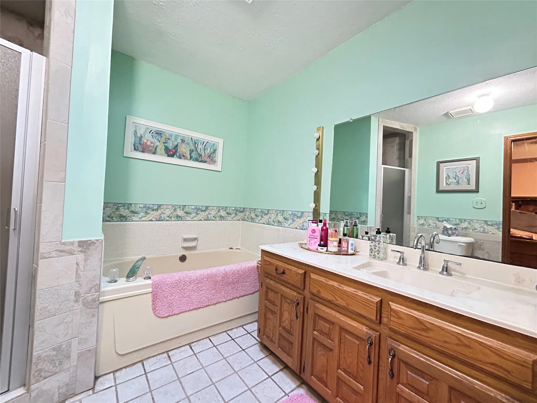 Single Family Residence For Sale in Hopkins County , 1799 County Road 4128, Cumby, Texas 75433, 3 Bedroom, 3 Bathroom, 2 Garage spaces, 1,672 Sqft, built in 1987, Price $350,000, mls#21362020, Real Estate Agent in Cumby, Homes For Sale in Hopkins county, Homes For Sale in Cumby, Realtor in Cumby Texas, Real Estate Brokerage Independent Realty Texas, Luminita Cordes Realtor