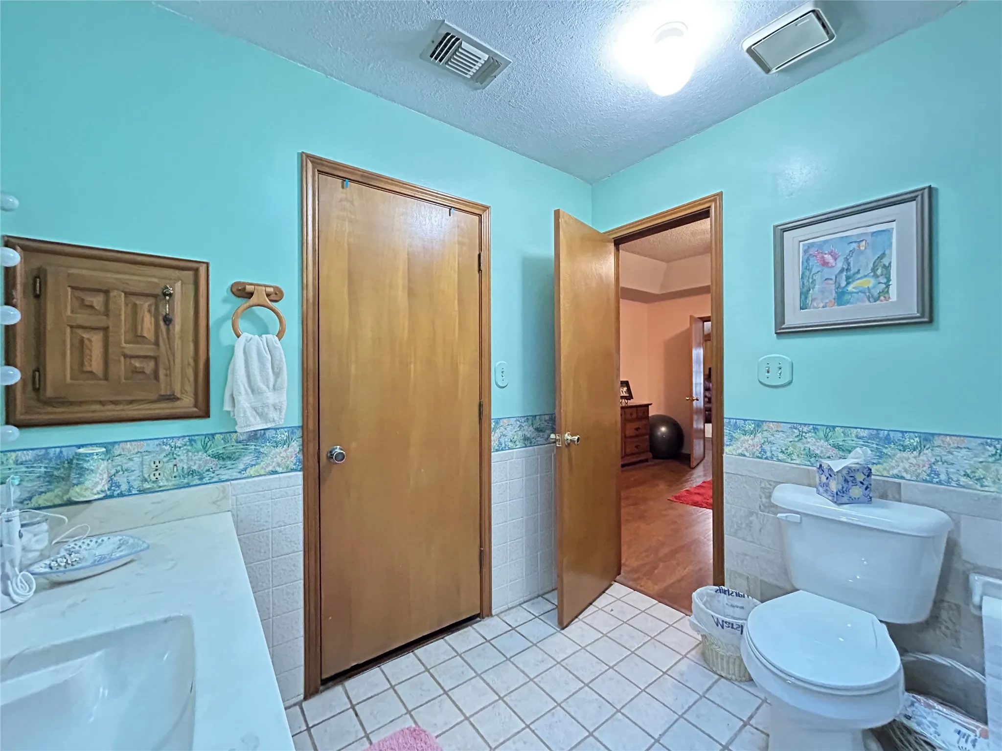 Single Family Residence For Sale in Hopkins County , 1799 County Road 4128, Cumby, Texas 75433, 3 Bedroom, 3 Bathroom, 2 Garage spaces, 1,672 Sqft, built in 1987, Price $350,000, mls#21362020, Real Estate Agent in Cumby, Homes For Sale in Hopkins county, Homes For Sale in Cumby, Realtor in Cumby Texas, Real Estate Brokerage Independent Realty Texas, Luminita Cordes Realtor