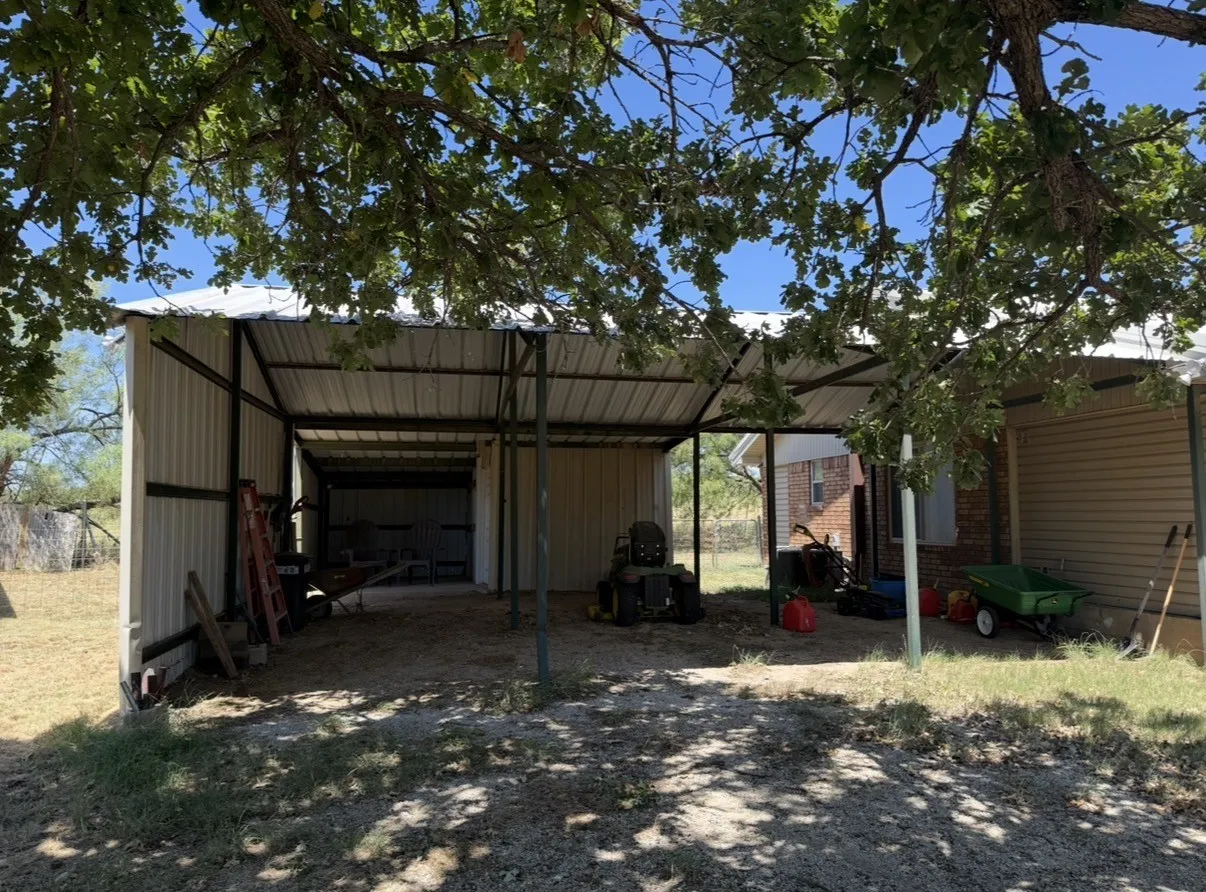 Single Family Residence For Sale in Taylor County , 7710 US Highway 84, Lawn, Texas 79530, 3 Bedroom, 2 Bathroom, Garage spaces, 1,680 Sqft, built in 1983, mls#21362071, Real Estate Agent in Lawn, Homes For Sale in Taylor county, Homes For Sale in Lawn, Realtor in Lawn Texas, Real Estate Brokerage Independent Realty Texas, Luminita Cordes Realtor