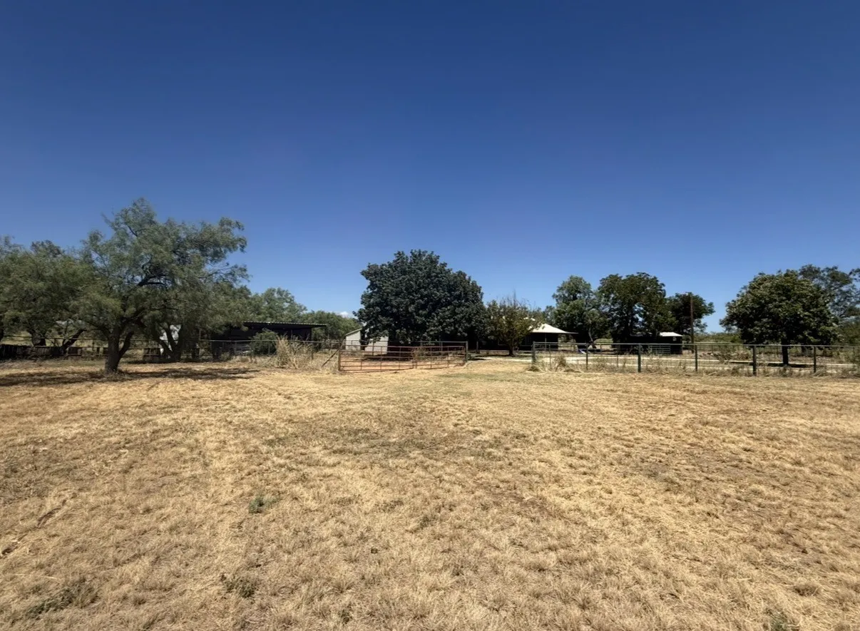 Single Family Residence For Sale in Taylor County , 7710 US Highway 84, Lawn, Texas 79530, 3 Bedroom, 2 Bathroom, Garage spaces, 1,680 Sqft, built in 1983, mls#21362071, Real Estate Agent in Lawn, Homes For Sale in Taylor county, Homes For Sale in Lawn, Realtor in Lawn Texas, Real Estate Brokerage Independent Realty Texas, Luminita Cordes Realtor