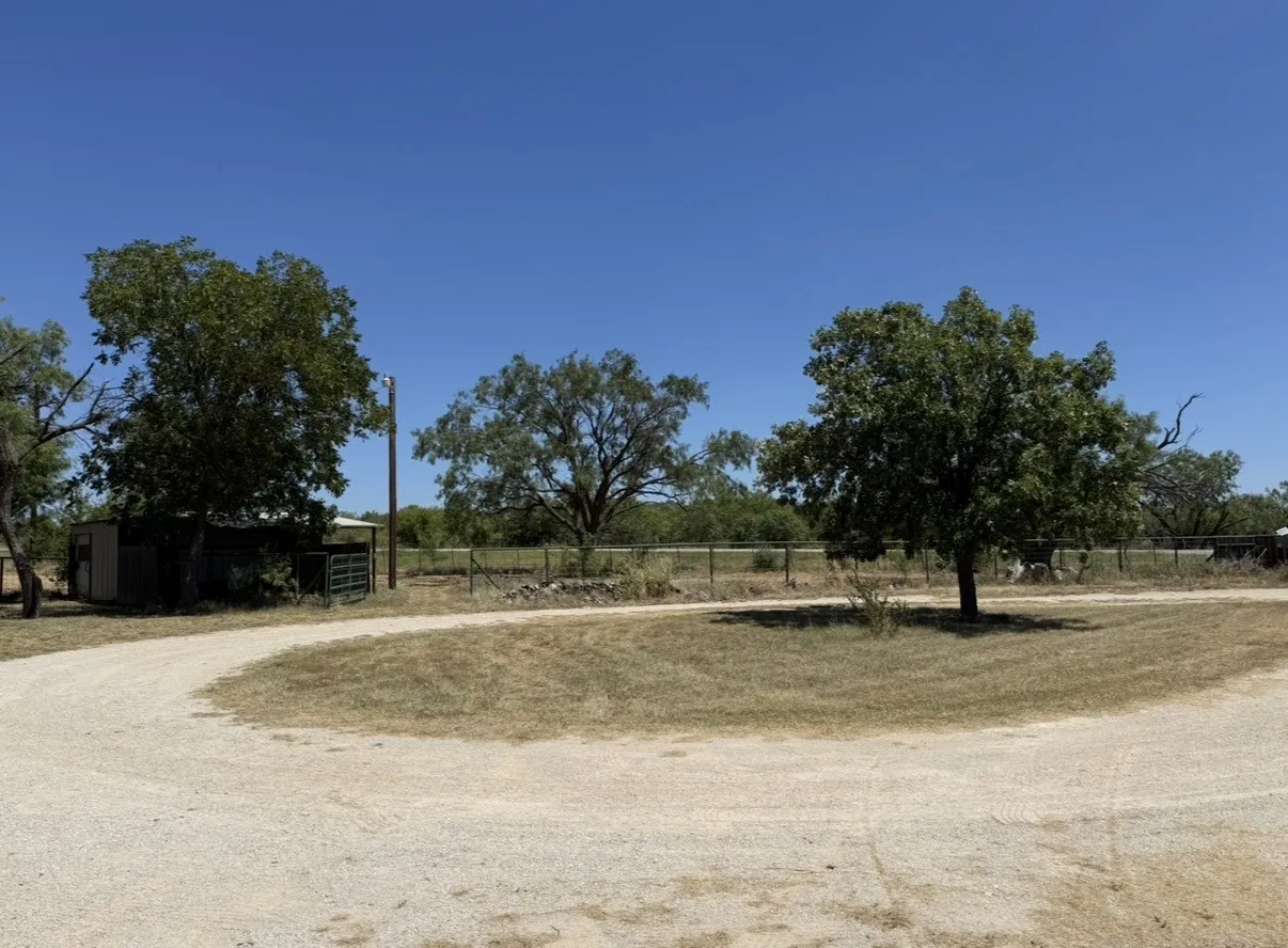 Single Family Residence For Sale in Taylor County , 7710 US Highway 84, Lawn, Texas 79530, 3 Bedroom, 2 Bathroom, Garage spaces, 1,680 Sqft, built in 1983, mls#21362071, Real Estate Agent in Lawn, Homes For Sale in Taylor county, Homes For Sale in Lawn, Realtor in Lawn Texas, Real Estate Brokerage Independent Realty Texas, Luminita Cordes Realtor