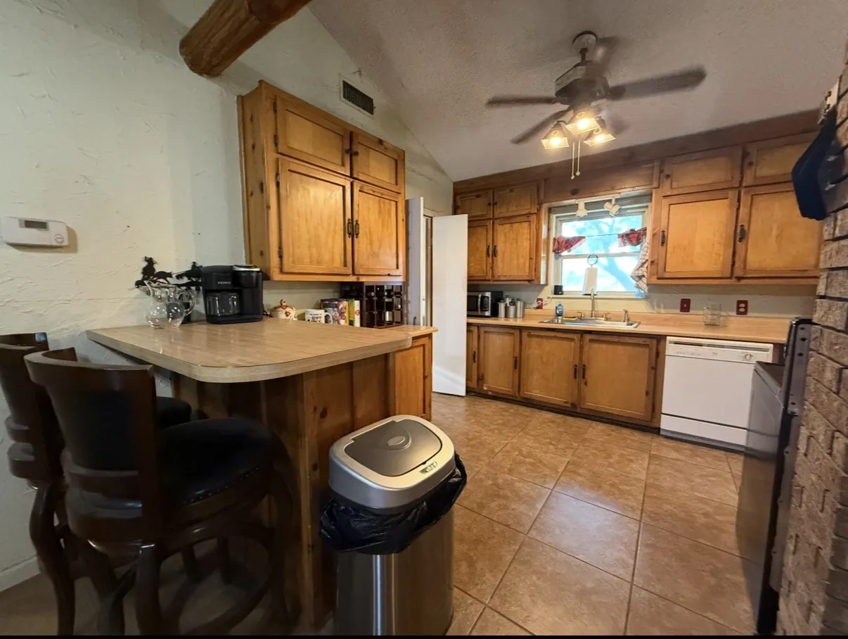 Single Family Residence For Sale in Taylor County , 7710 US Highway 84, Lawn, Texas 79530, 3 Bedroom, 2 Bathroom, Garage spaces, 1,680 Sqft, built in 1983, mls#21362071, Real Estate Agent in Lawn, Homes For Sale in Taylor county, Homes For Sale in Lawn, Realtor in Lawn Texas, Real Estate Brokerage Independent Realty Texas, Luminita Cordes Realtor