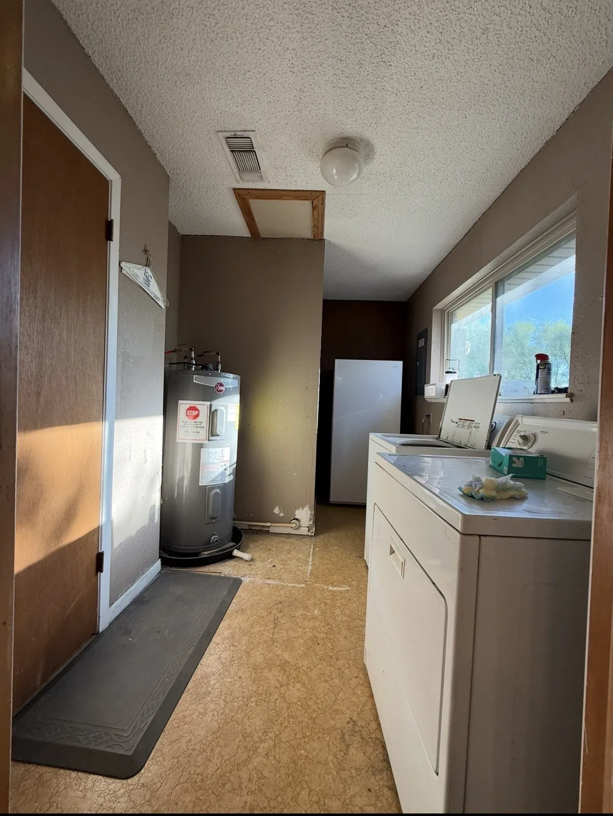 Single Family Residence For Sale in Taylor County , 7710 US Highway 84, Lawn, Texas 79530, 3 Bedroom, 2 Bathroom, Garage spaces, 1,680 Sqft, built in 1983, mls#21362071, Real Estate Agent in Lawn, Homes For Sale in Taylor county, Homes For Sale in Lawn, Realtor in Lawn Texas, Real Estate Brokerage Independent Realty Texas, Luminita Cordes Realtor