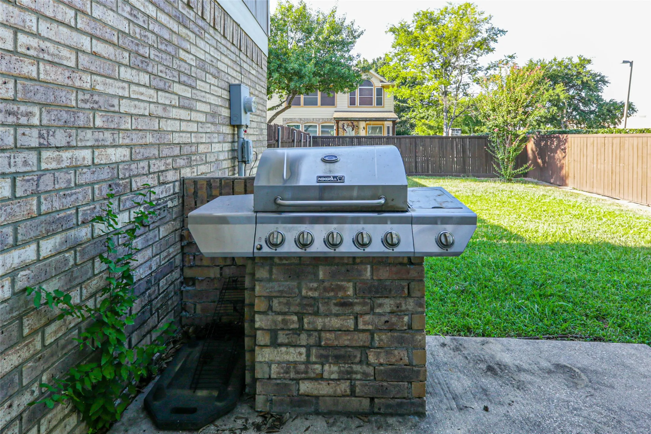 Single Family Residence For Rent in Collin County , 5000 Boxwood Lane, Mc Kinney, Texas 75070, 4 Bedroom, 3 Bathroom, 2 Garage spaces, 2,732 Sqft, built in 1999, mls#21362111, Real Estate Agent in Mc Kinney, Homes For Rent in Collin county, Homes For Rent in Mc Kinney, Realtor in Mc Kinney Texas, Real Estate Brokerage Independent Realty Texas, Luminita Cordes Realtor