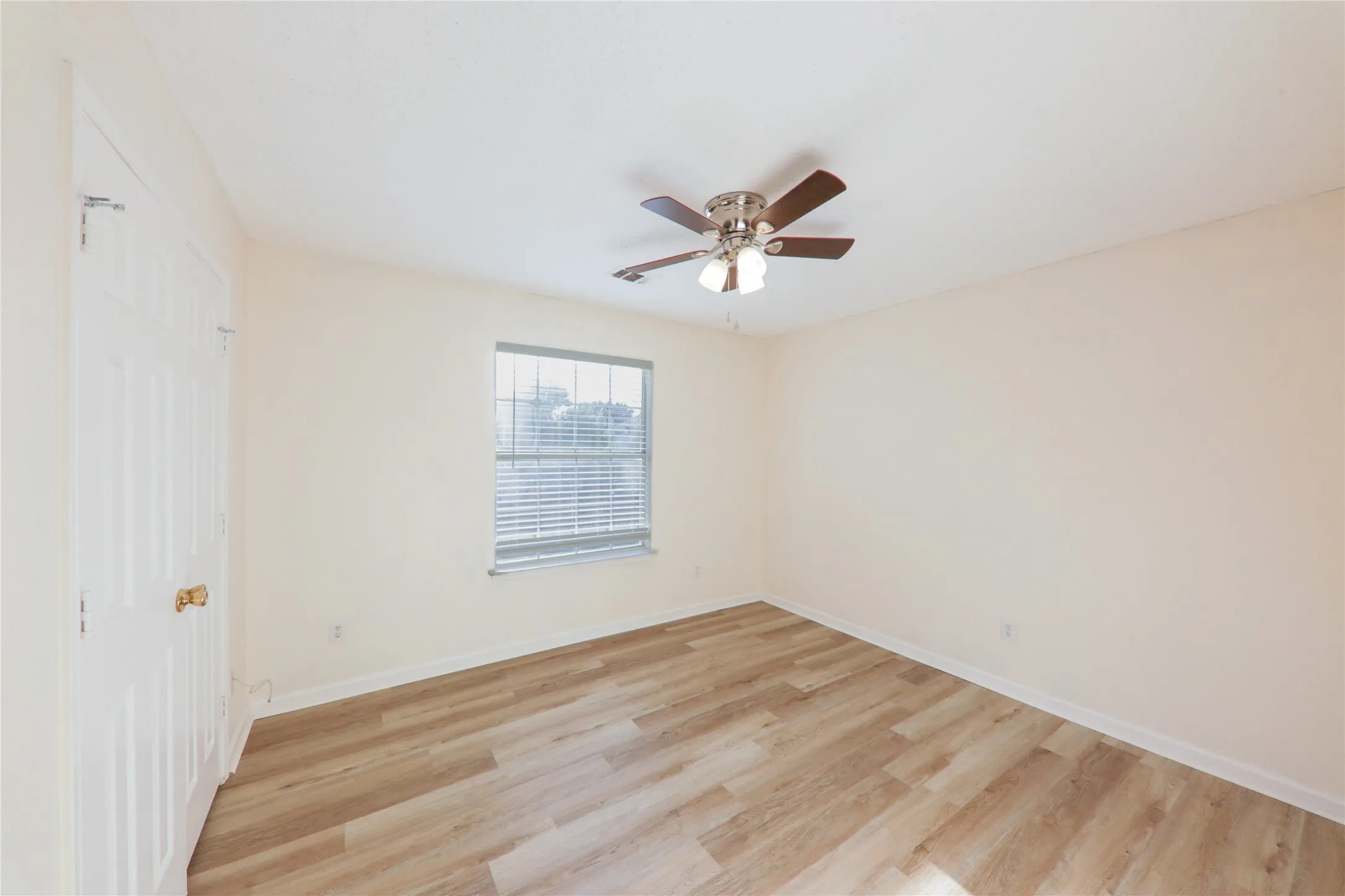 Single Family Residence For Rent in Collin County , 5000 Boxwood Lane, Mc Kinney, Texas 75070, 4 Bedroom, 3 Bathroom, 2 Garage spaces, 2,732 Sqft, built in 1999, mls#21362111, Real Estate Agent in Mc Kinney, Homes For Rent in Collin county, Homes For Rent in Mc Kinney, Realtor in Mc Kinney Texas, Real Estate Brokerage Independent Realty Texas, Luminita Cordes Realtor