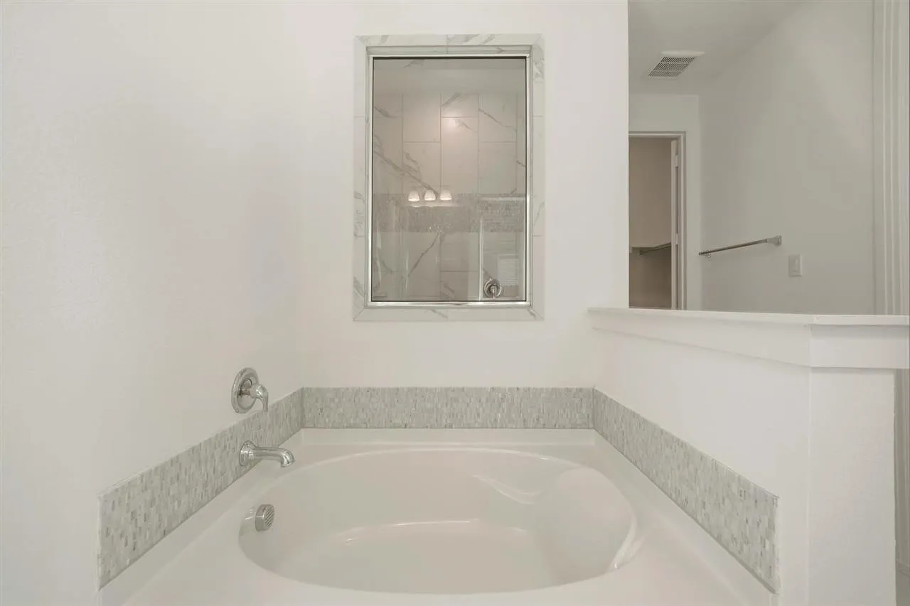 Single Family Residence For Rent in Kaufman County , 1815 Huntsman Way, Forney, Texas 75126, 4 Bedroom, 4 Bathroom, 2 Garage spaces, 2,929 Sqft, built in 2019, mls#21362154, Real Estate Agent in Forney, Homes For Rent in Kaufman county, Homes For Rent in Forney, Realtor in Forney Texas, Real Estate Brokerage Independent Realty Texas, Luminita Cordes Realtor