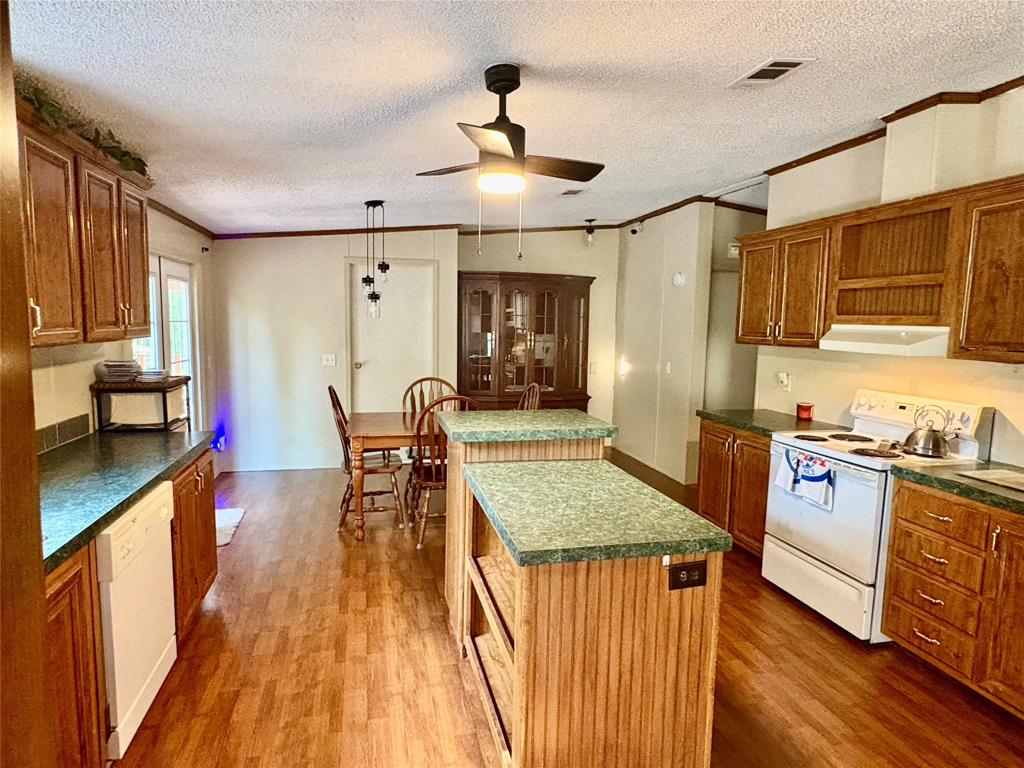 Manufactured Home For Sale in Hopkins County , 3056 County Road 2436, Sulphur Springs, Texas 75482, 3 Bedroom, 2 Bathroom, Garage spaces, 1,856 Sqft, built in 2001, Price $217,500, mls#21346103, Real Estate Agent in Sulphur Springs, Homes For Sale in Hopkins county, Homes For Sale in Sulphur Springs, Realtor in Sulphur Springs Texas, Real Estate Brokerage Independent Realty Texas, Luminita Cordes Realtor