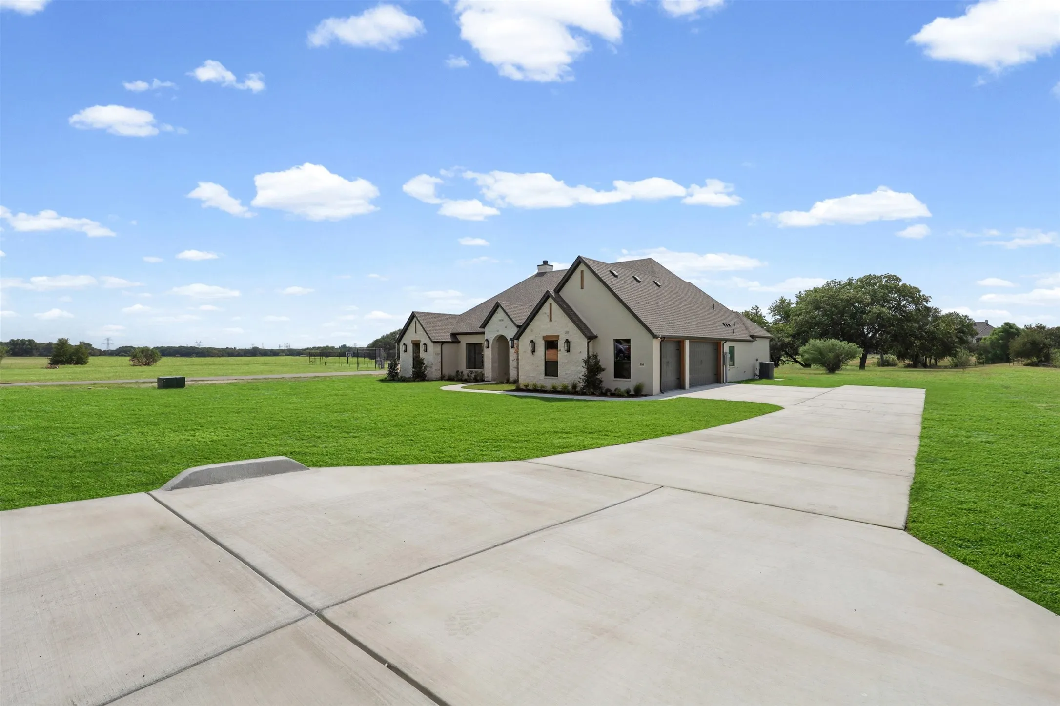 Single Family Residence For Sale in Hood County , 509 Acorn Trail, Granbury, Texas 76049, 4 Bedroom, 3 Bathroom, 3 Garage spaces, 2,888 Sqft, built in 2026, mls#21352406, Real Estate Agent in Granbury, Homes For Sale in Hood county, Homes For Sale in Granbury, Realtor in Granbury Texas, Real Estate Brokerage Independent Realty Texas, Luminita Cordes Realtor