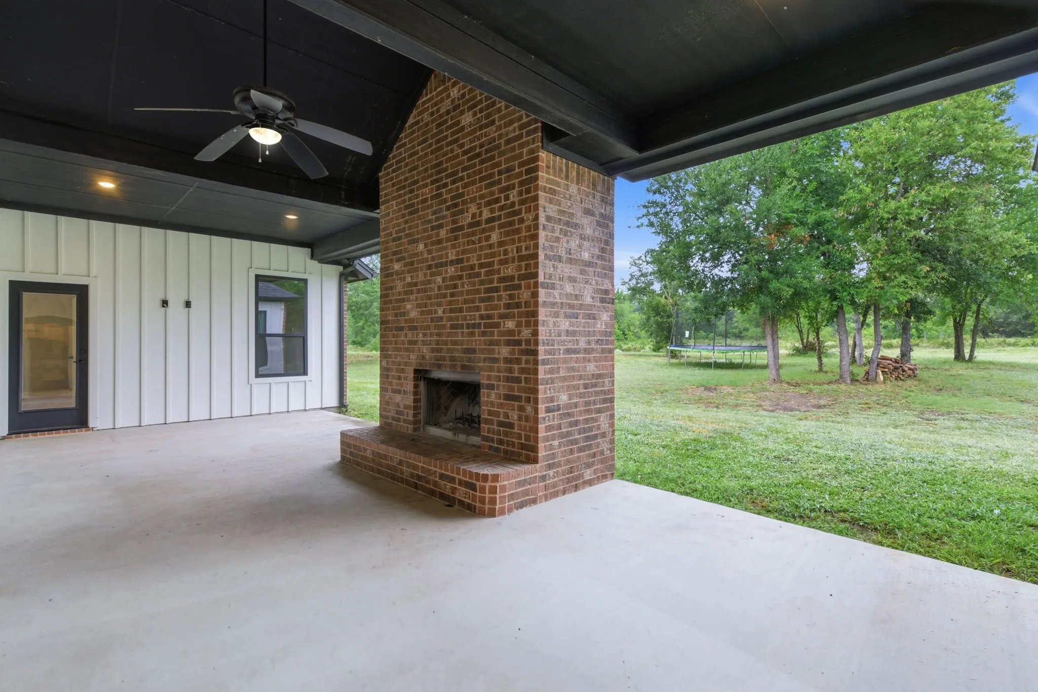 Single Family Residence For Sale in Parker County , 205 Deer Glade Court, Azle, Texas 76020, 4 Bedroom, 3 Bathroom, 3 Garage spaces, 2,409 Sqft, built in 2021, mls#21362137, Real Estate Agent in Azle, Homes For Sale in Parker county, Homes For Sale in Azle, Realtor in Azle Texas, Real Estate Brokerage Independent Realty Texas, Luminita Cordes Realtor