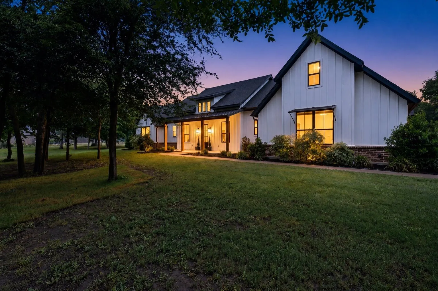 Single Family Residence For Sale in Parker County , 205 Deer Glade Court, Azle, Texas 76020, 4 Bedroom, 3 Bathroom, 3 Garage spaces, 2,409 Sqft, built in 2021, mls#21362137, Real Estate Agent in Azle, Homes For Sale in Parker county, Homes For Sale in Azle, Realtor in Azle Texas, Real Estate Brokerage Independent Realty Texas, Luminita Cordes Realtor