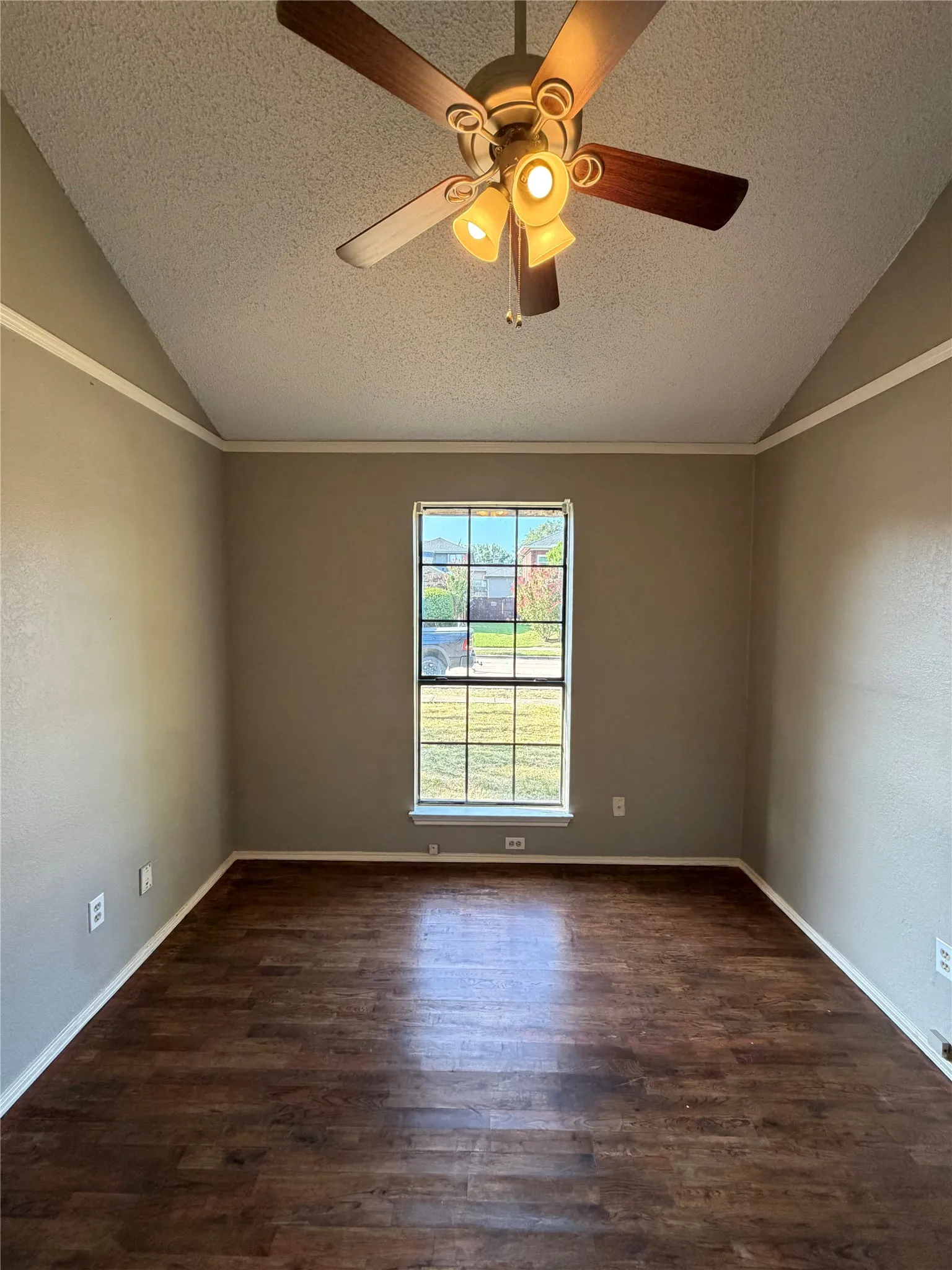 Single Family Residence For Sale in Denton County , 1633 San Francisco Street, Carrollton, Texas 75007, 3 Bedroom, 2 Bathroom, 2 Garage spaces, 1,602 Sqft, built in 1985, mls#21362171, Real Estate Agent in Carrollton, Homes For Sale in Denton county, Homes For Sale in Carrollton, Realtor in Carrollton Texas, Real Estate Brokerage Independent Realty Texas, Luminita Cordes Realtor