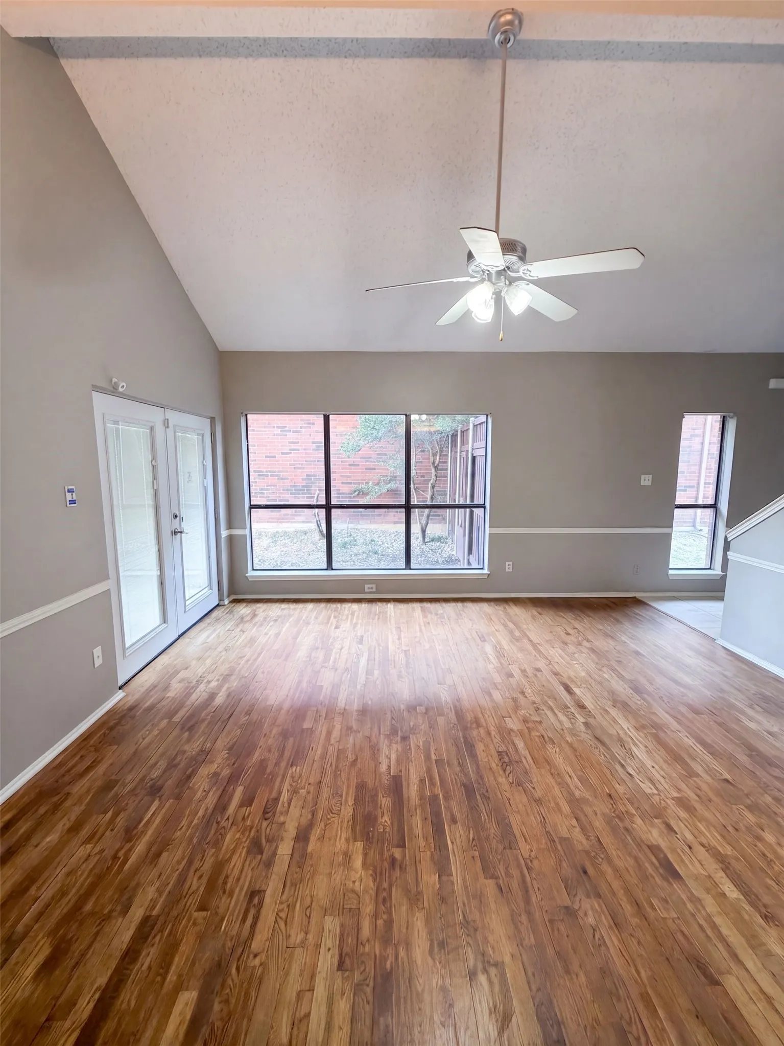 Single Family Residence For Sale in Denton County , 1633 San Francisco Street, Carrollton, Texas 75007, 3 Bedroom, 2 Bathroom, 2 Garage spaces, 1,602 Sqft, built in 1985, mls#21362171, Real Estate Agent in Carrollton, Homes For Sale in Denton county, Homes For Sale in Carrollton, Realtor in Carrollton Texas, Real Estate Brokerage Independent Realty Texas, Luminita Cordes Realtor