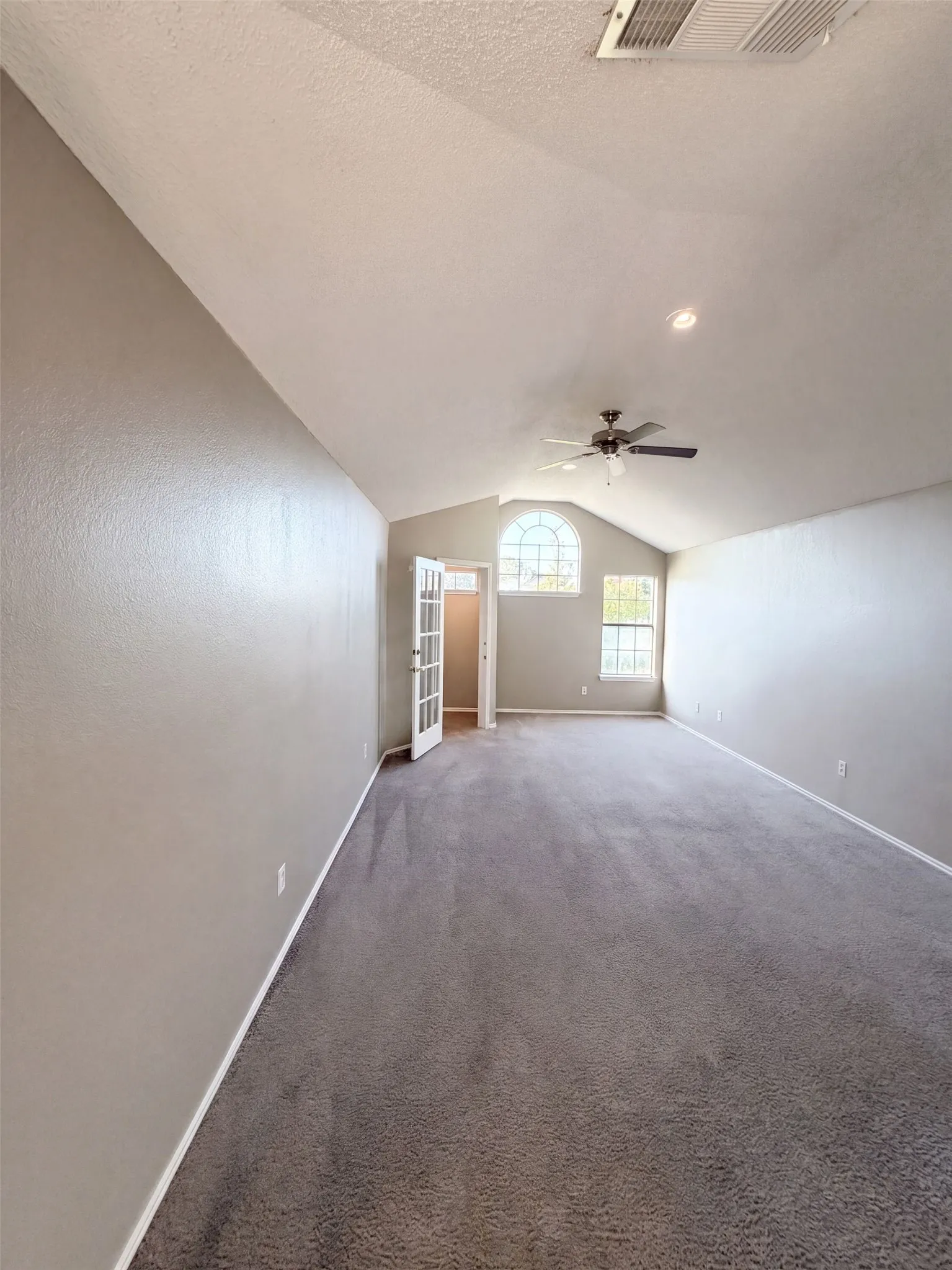 Single Family Residence For Sale in Denton County , 1633 San Francisco Street, Carrollton, Texas 75007, 3 Bedroom, 2 Bathroom, 2 Garage spaces, 1,602 Sqft, built in 1985, mls#21362171, Real Estate Agent in Carrollton, Homes For Sale in Denton county, Homes For Sale in Carrollton, Realtor in Carrollton Texas, Real Estate Brokerage Independent Realty Texas, Luminita Cordes Realtor